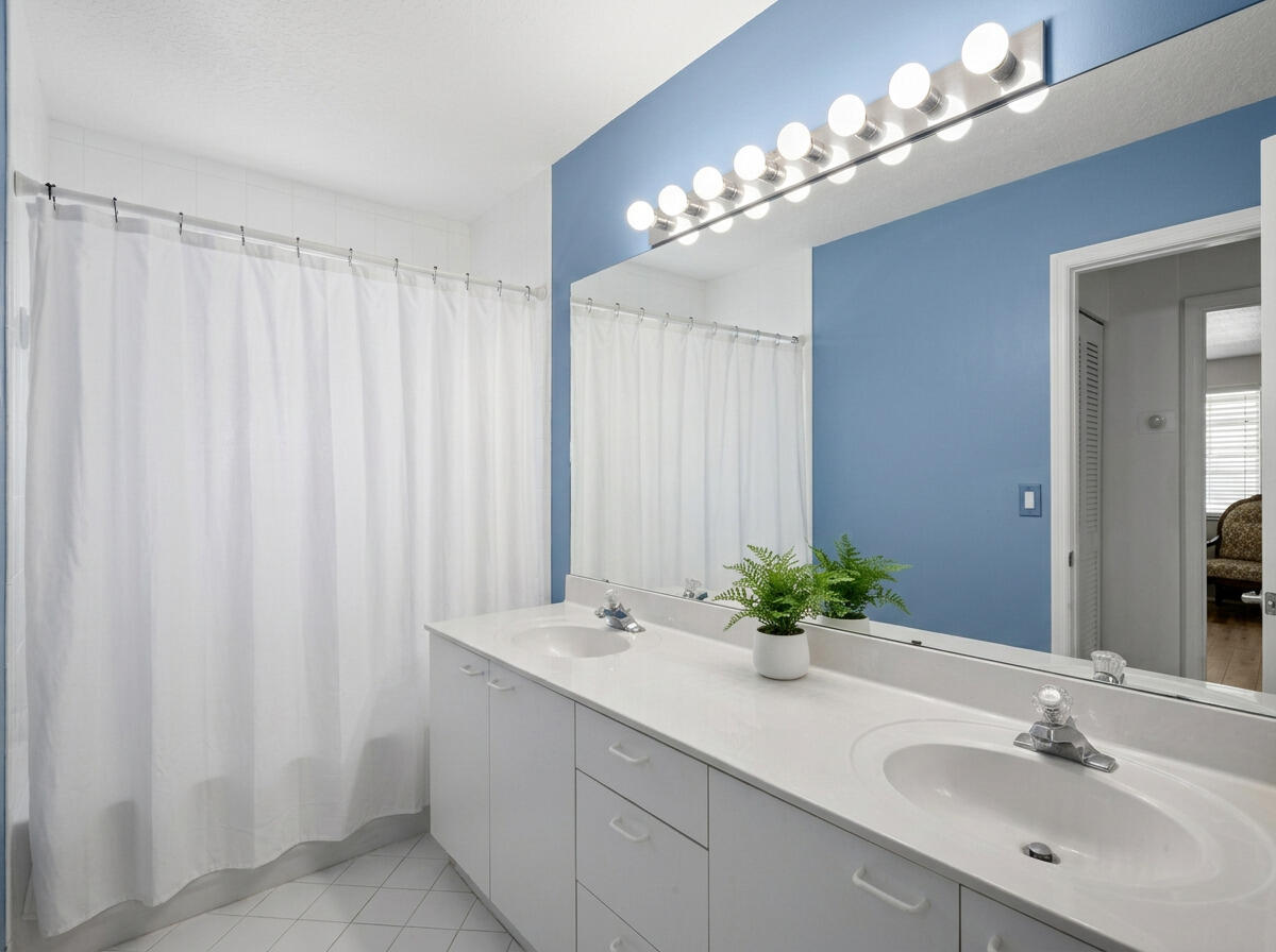 7576 Greenville - Guest Bathroom 02