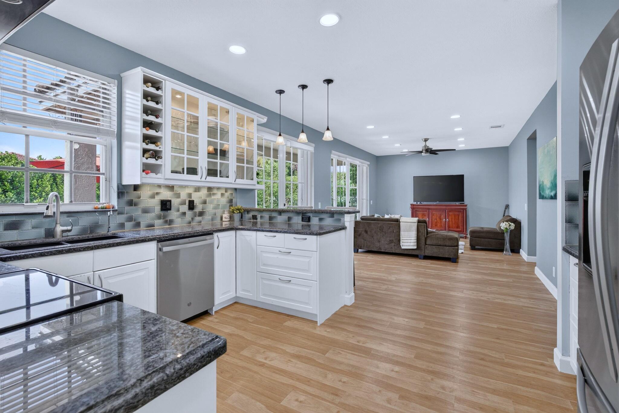 kitchen 16-web-or-mls-_A7A6944