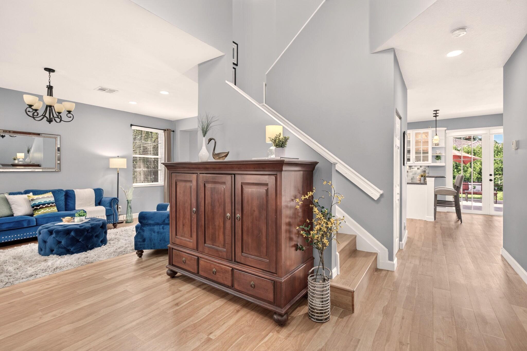 FOYER 8-web-or-mls-_A7A6897