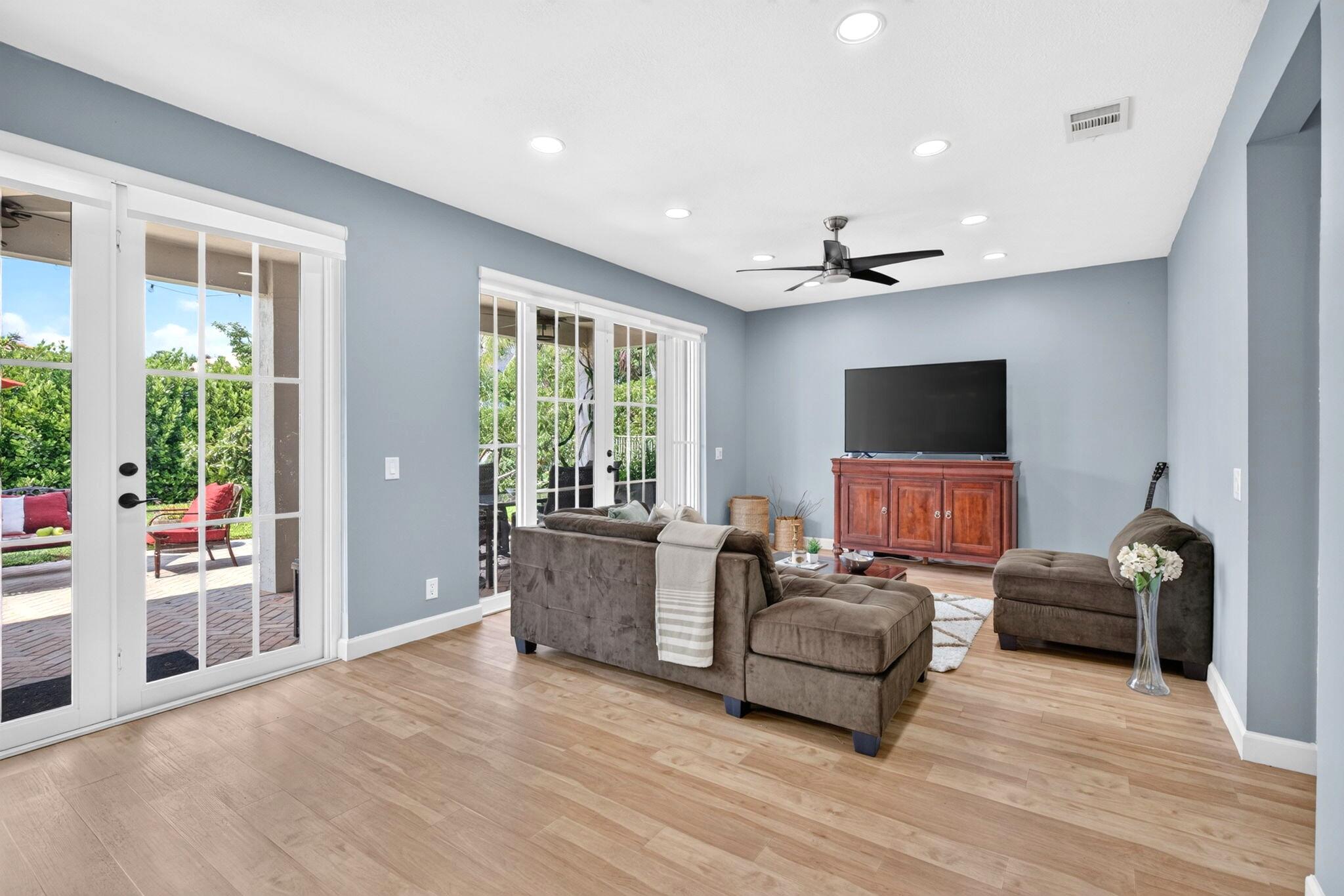 family room 20-web-or-mls-_A7A6962