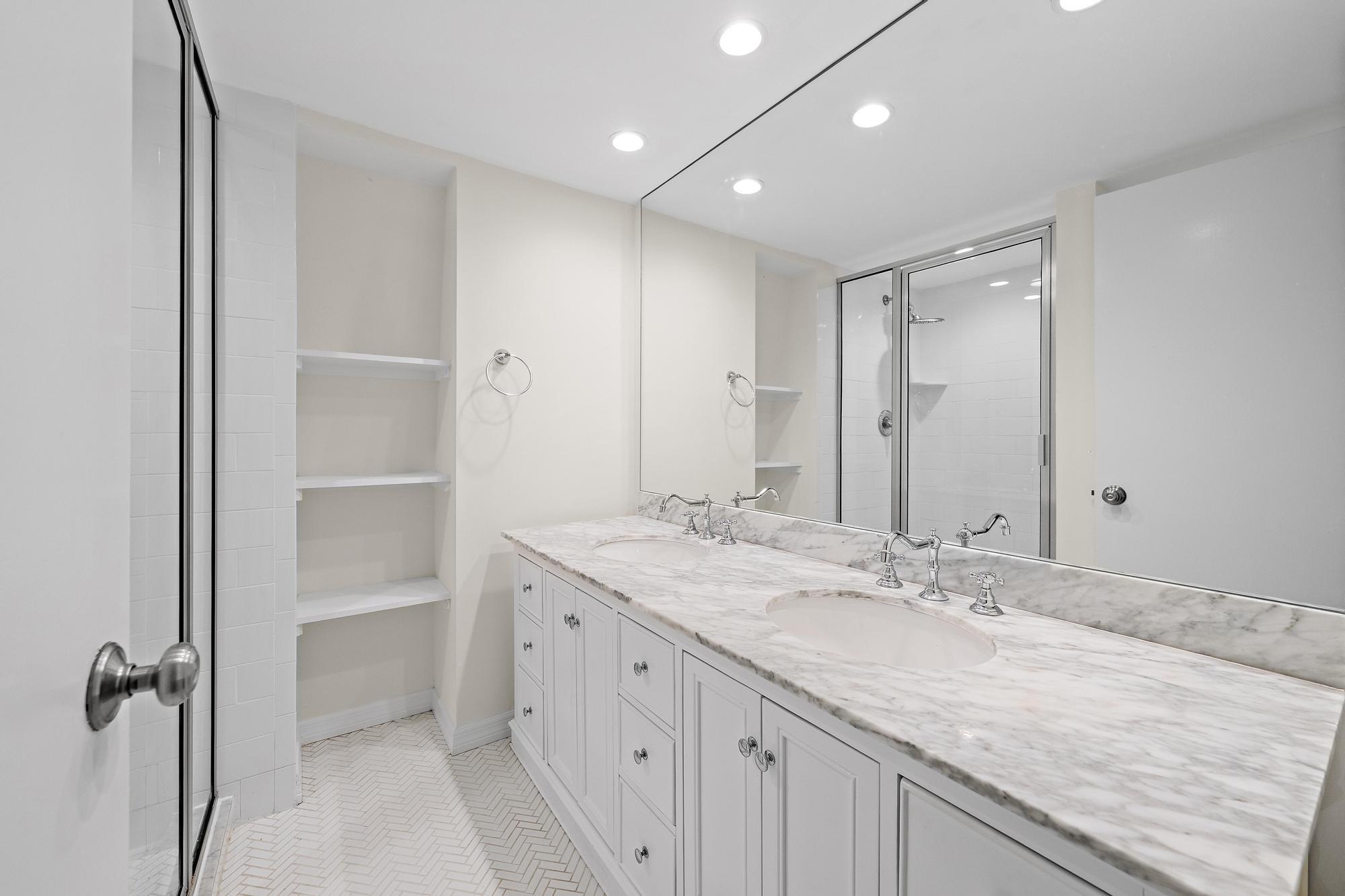 Primary bedroom ensuite