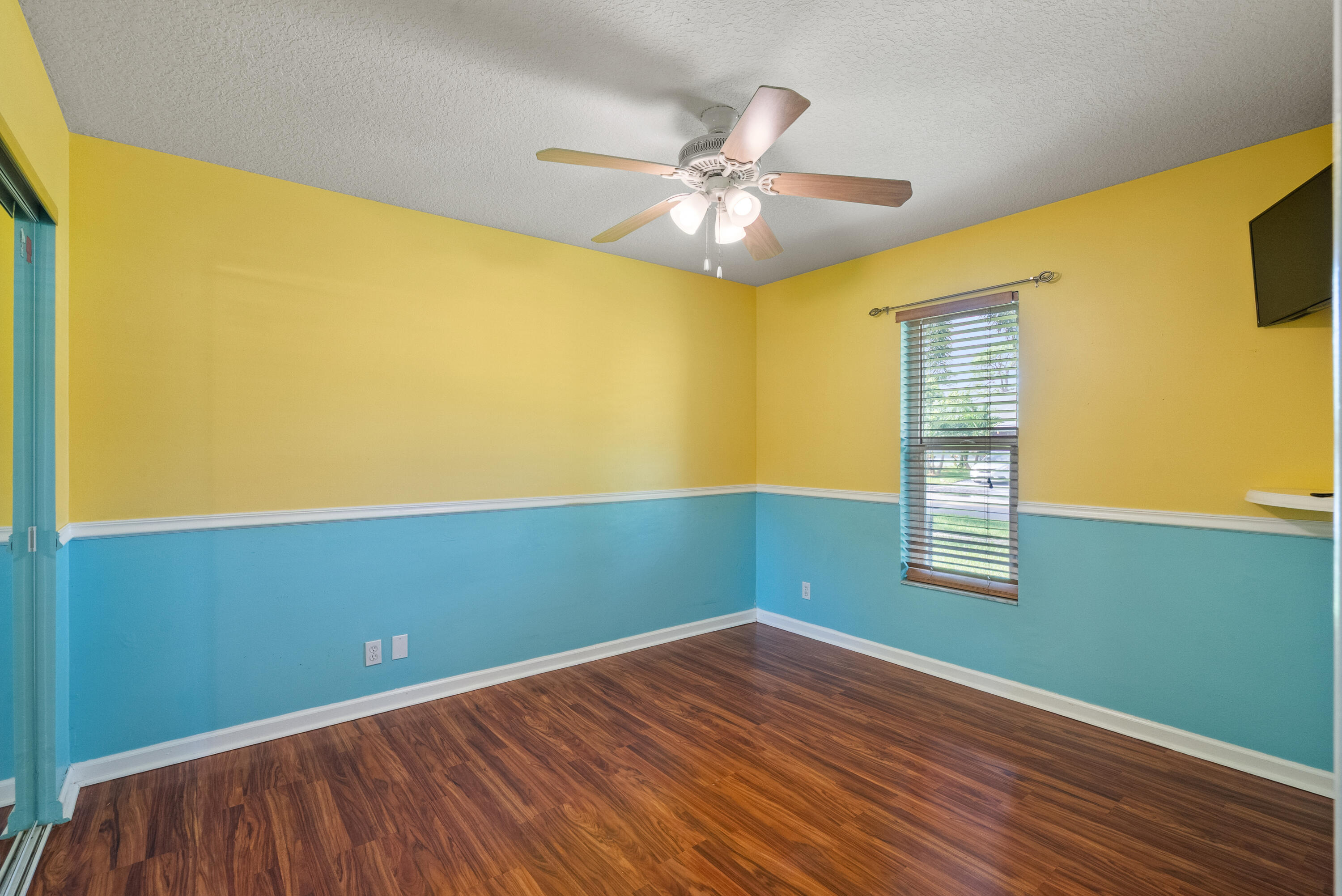 2nd bedroom