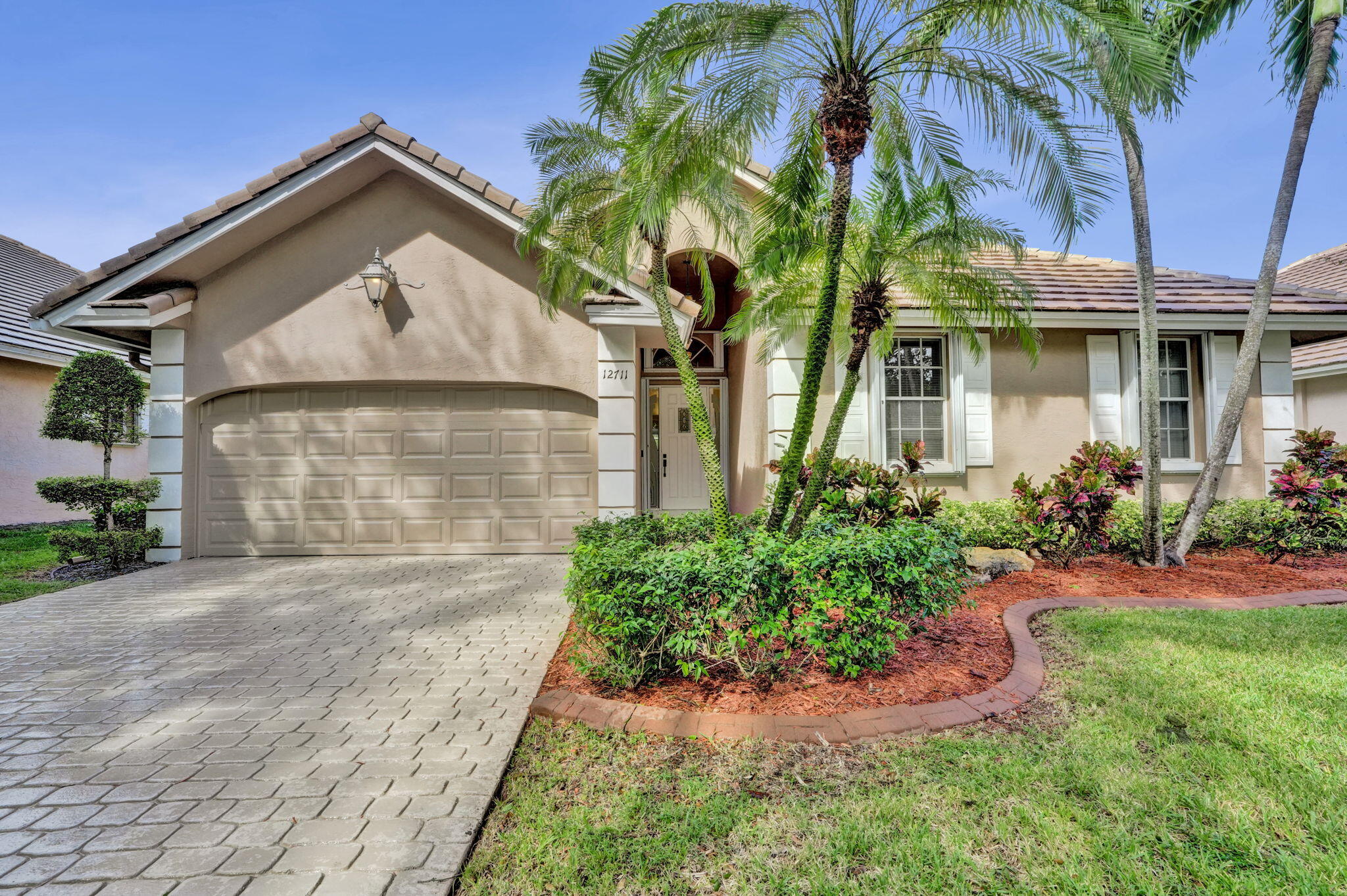 8-web-or-mls-DSC04741 8-web-or-mls-DSC04741