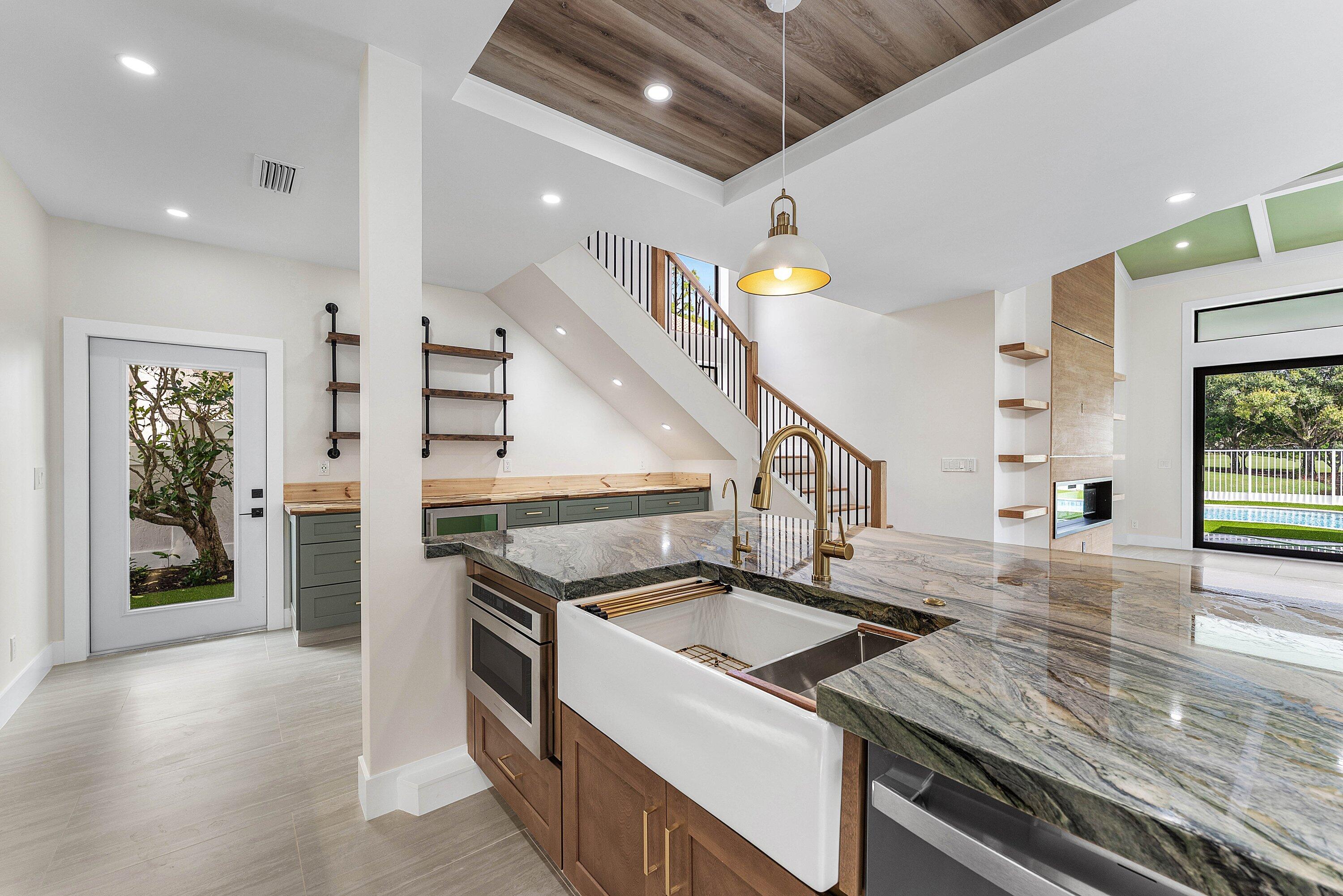 013-12866TouchstonePlace-WestPalmBeach-F