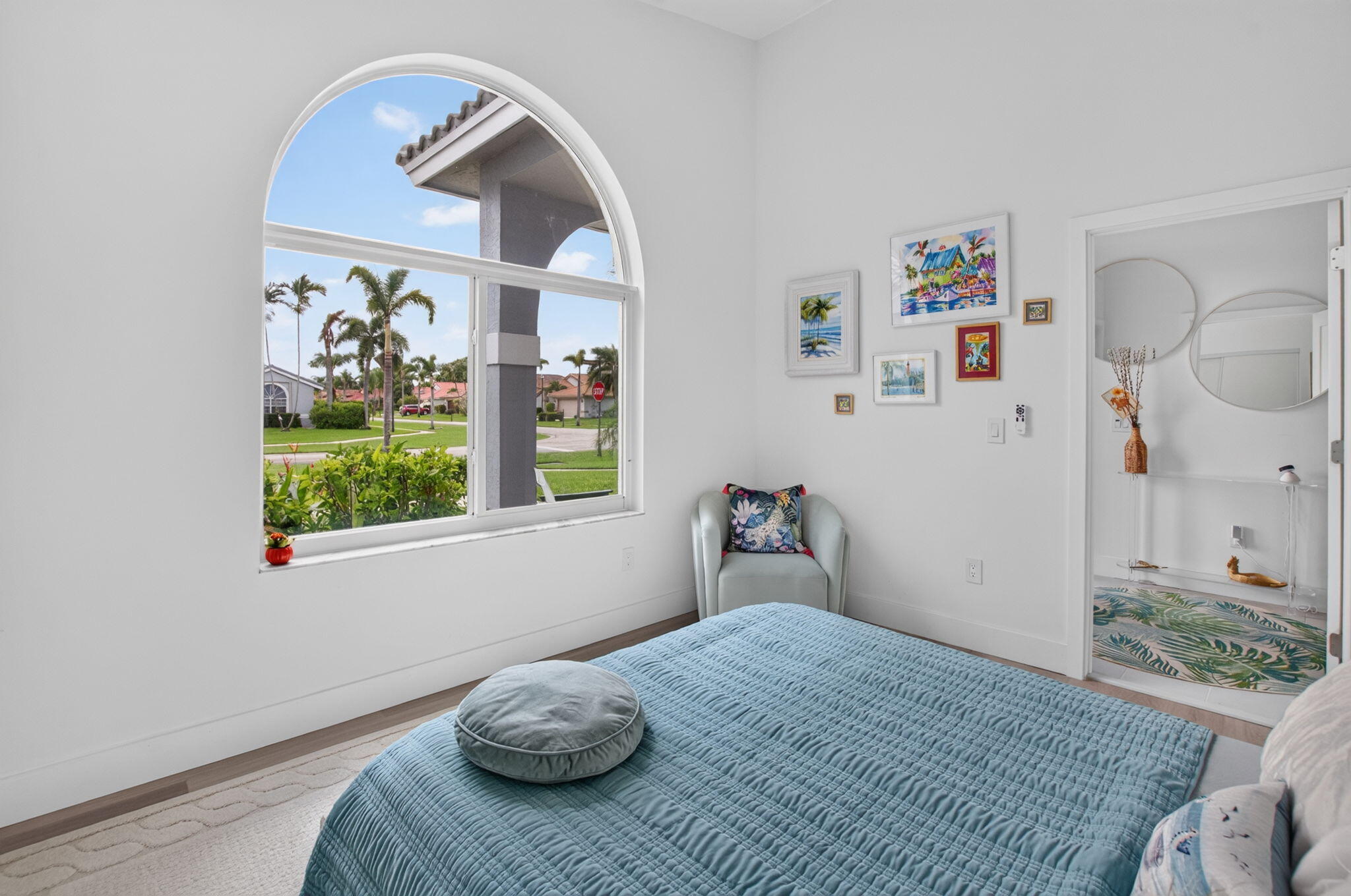Secondary bedroom