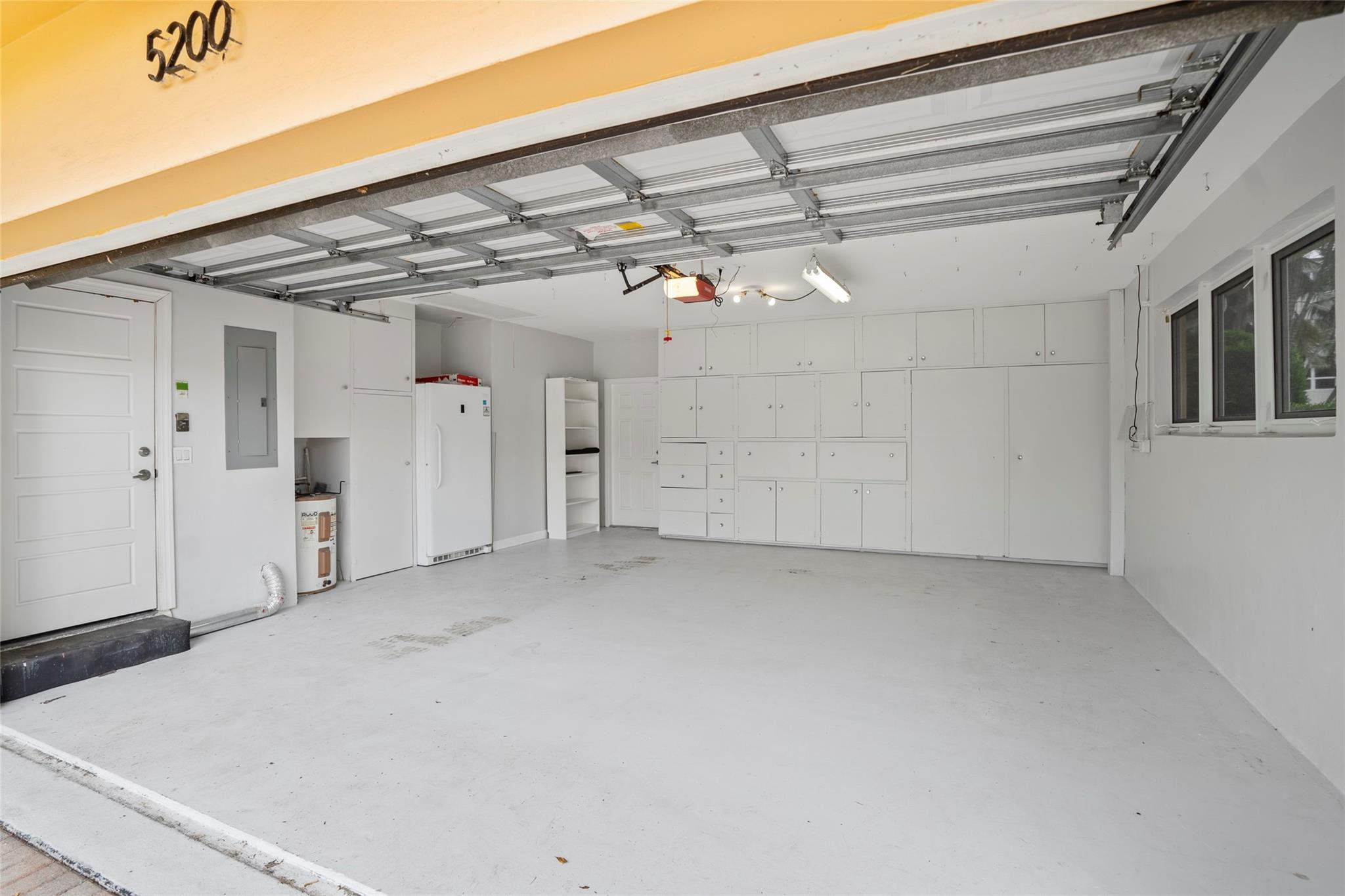 2-Car Garage