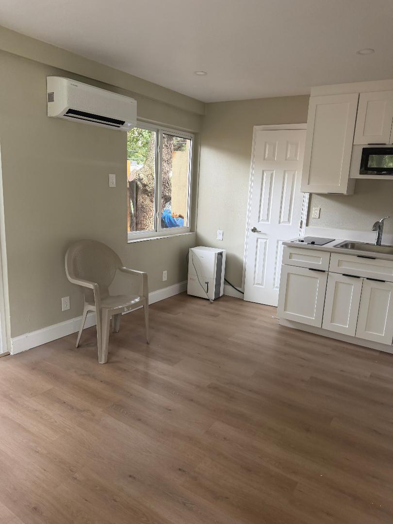 Efficiency Room with bath