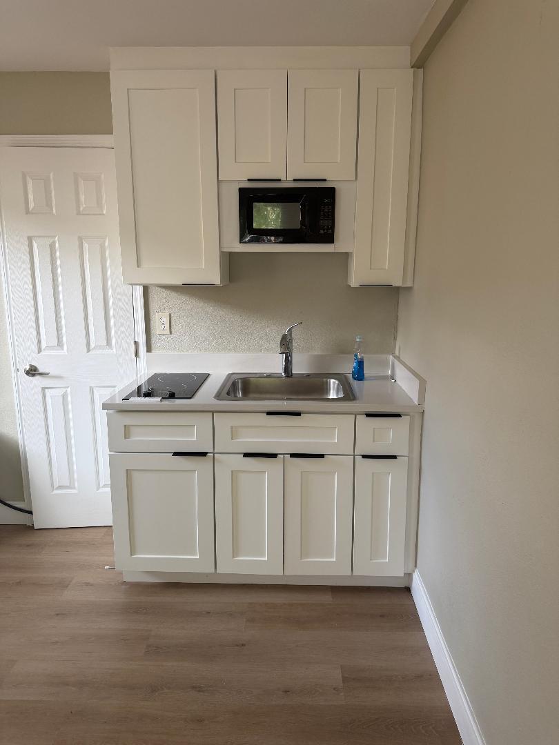 Efficiency Room with bath