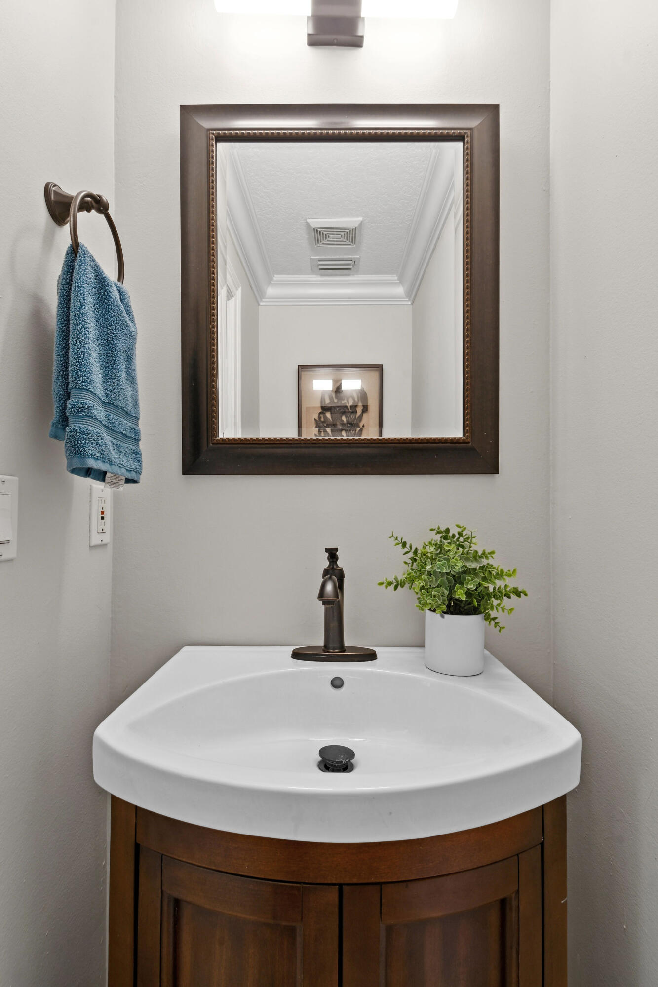 Guest Bathroom 3