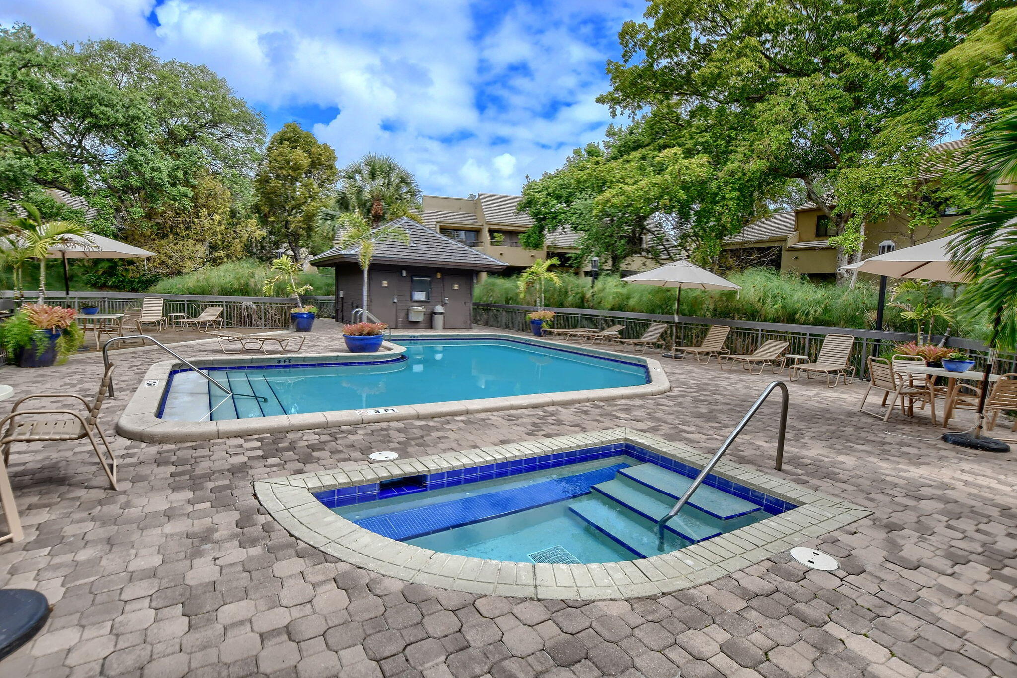 Pool/Hot Tub