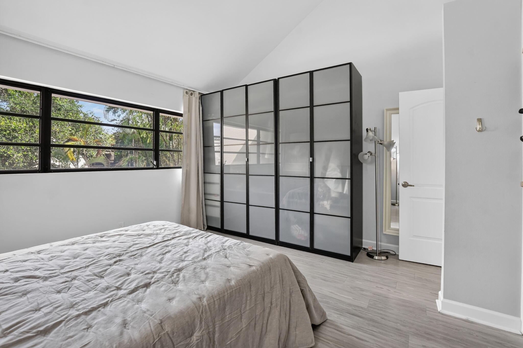 Guest Bedroom #1