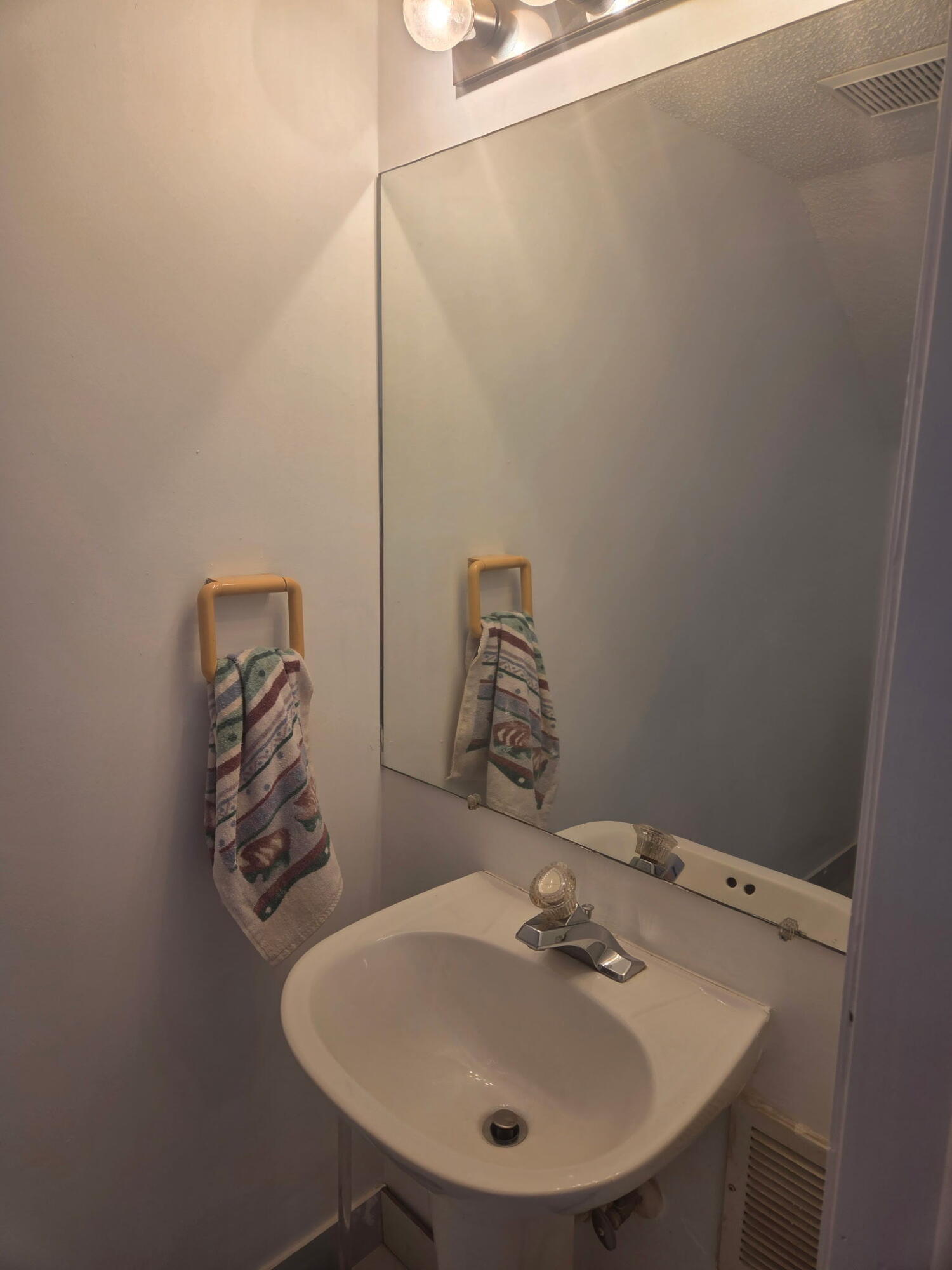 B - Half Bath