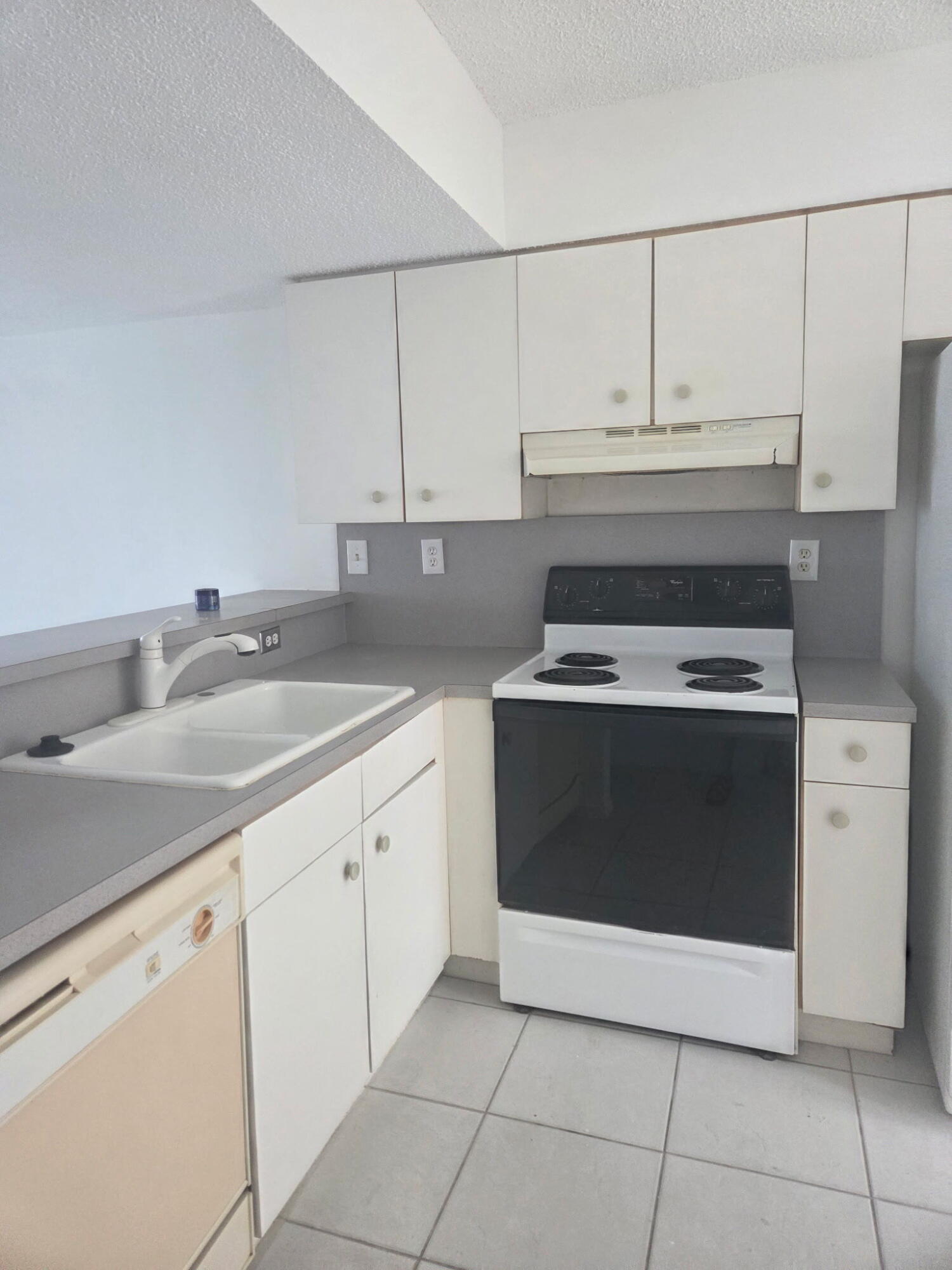 B - Kitchen