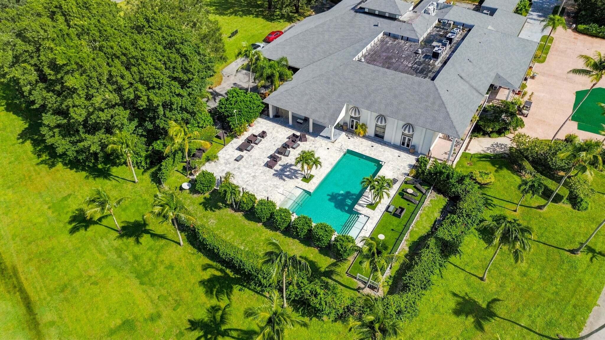 Polo Club Community pool