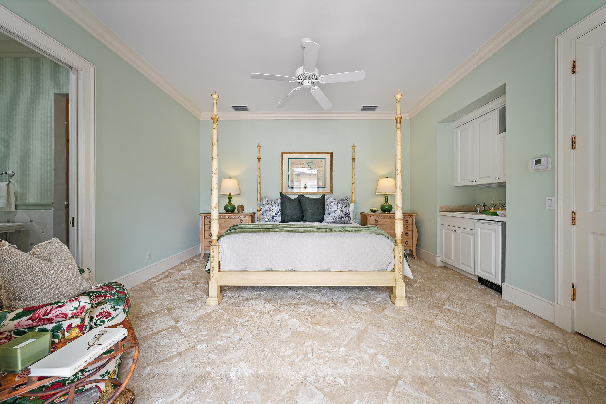 210 Echo Dr-48
