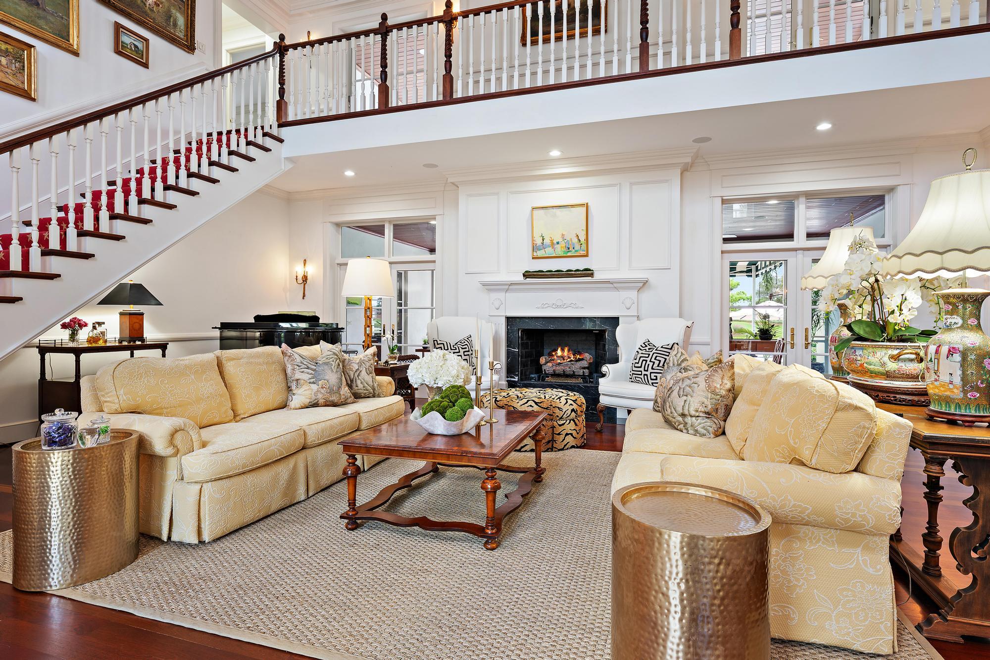210 Echo Dr-17