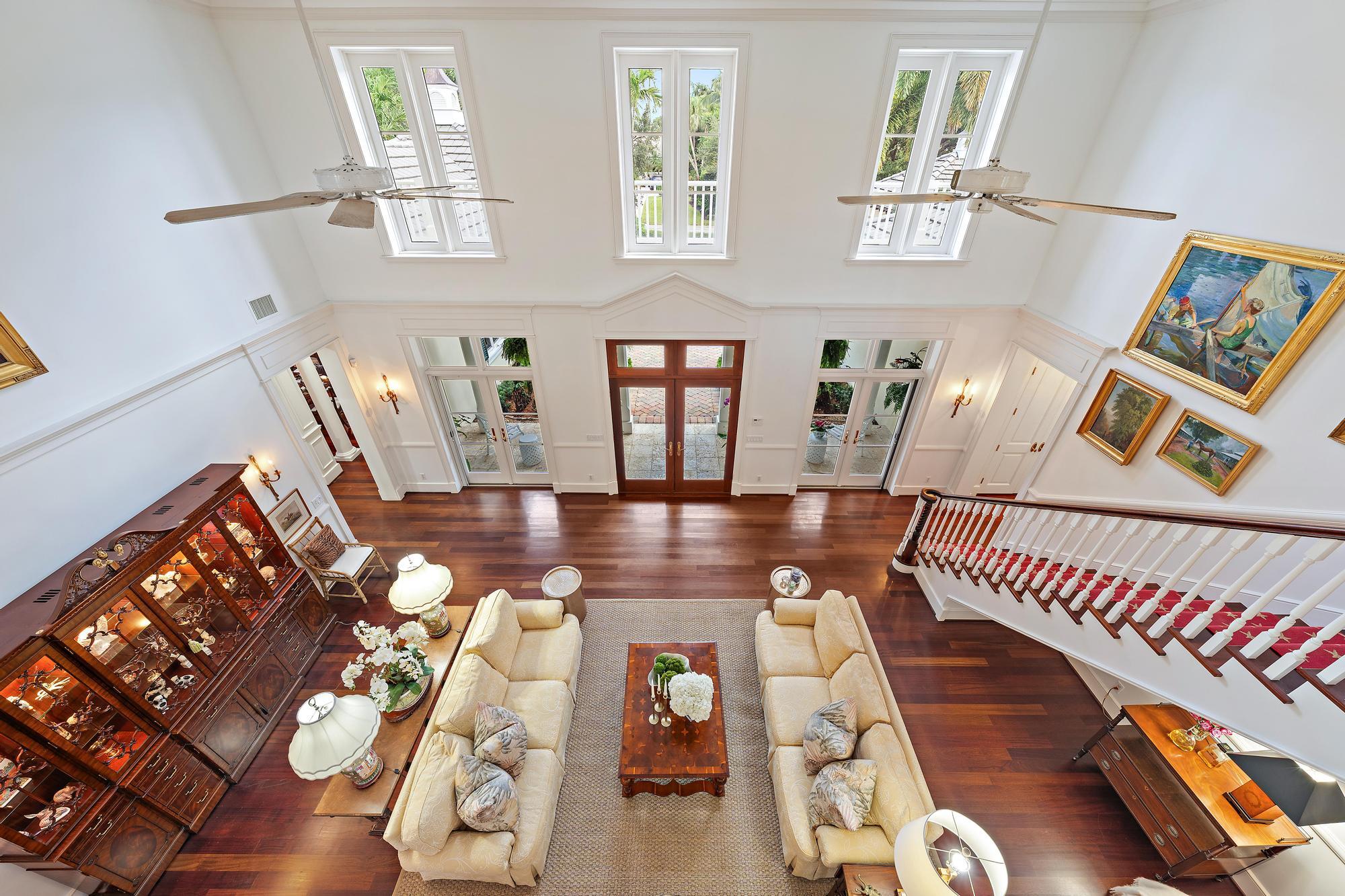 210 Echo Dr-5