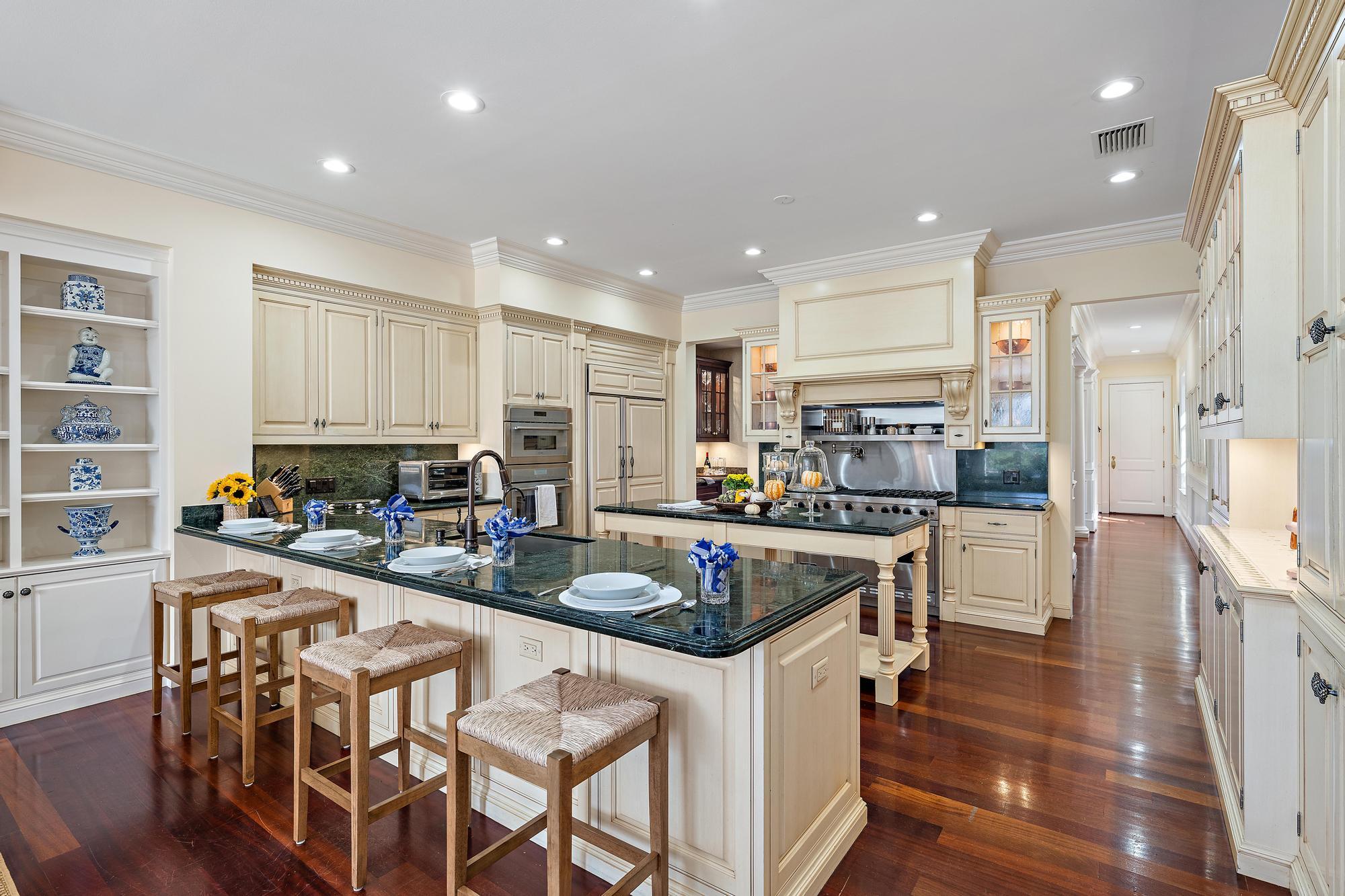 210 Echo Dr-37