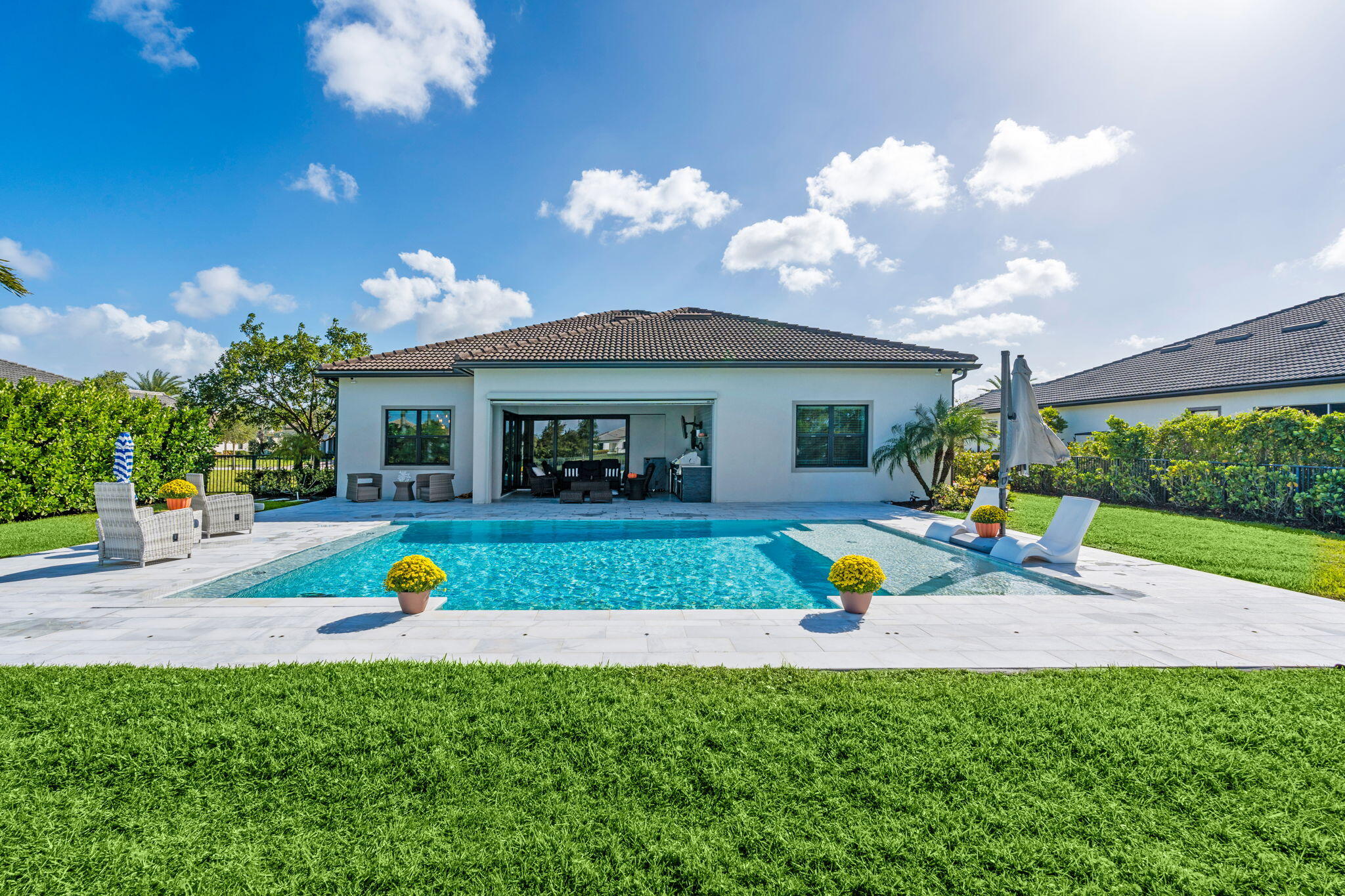49-web-or-mls-A7401582