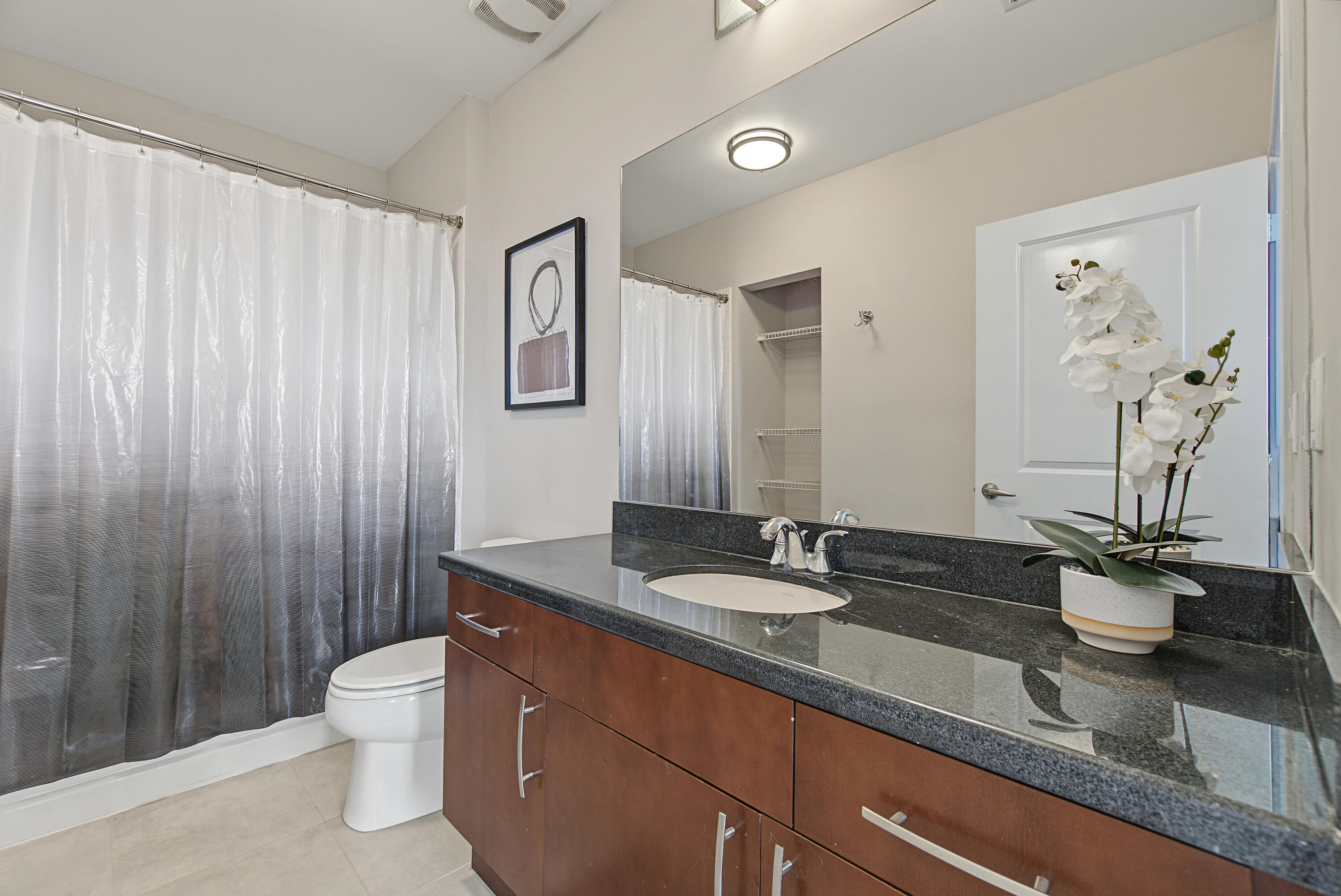 Primary bath with soaking tub