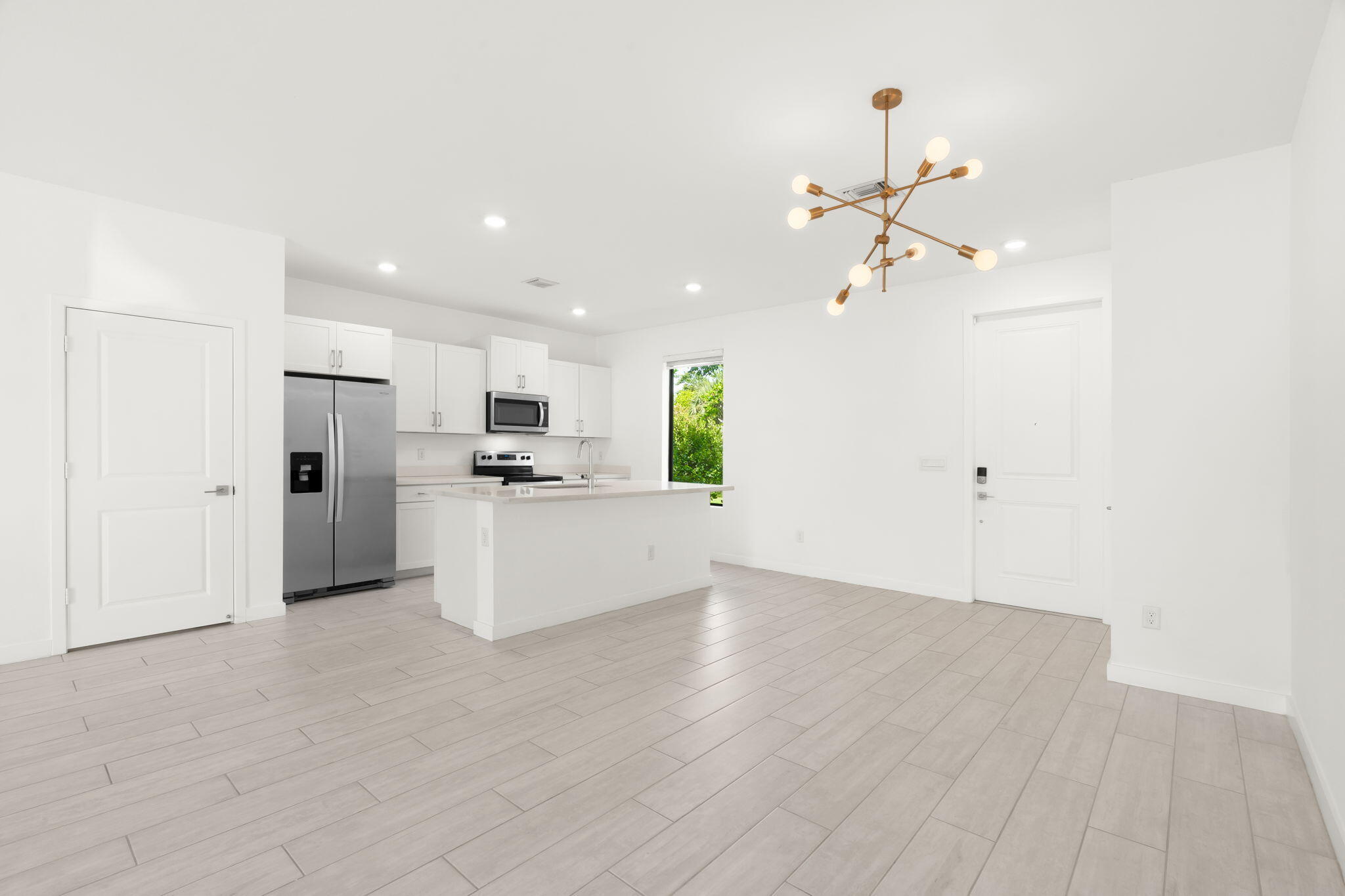 7-web-or-mls-529 NW 17th St, Fort Lauder