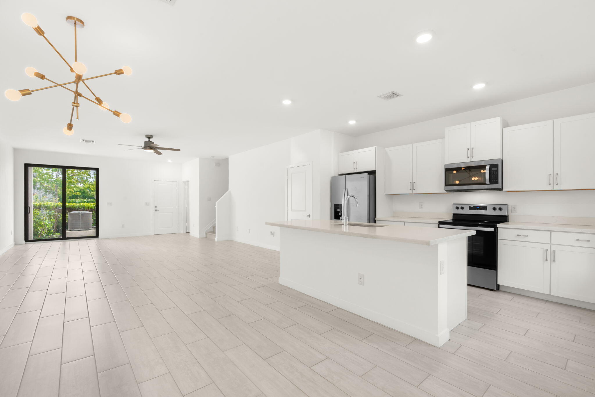 8-web-or-mls-529 NW 17th St, Fort Lauder 8-web-or-mls-529 NW 17th St, Fort Lauder
