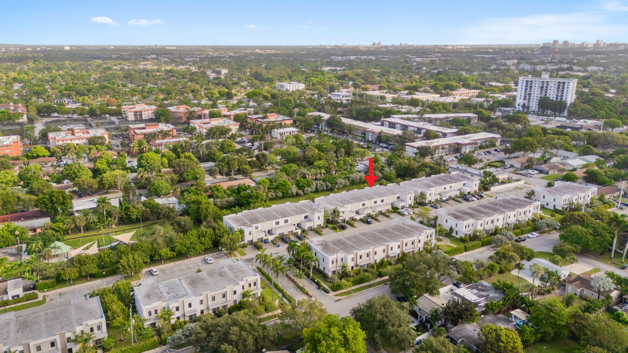 38-web-or-mls-529 NW 17th St, Fort Laude