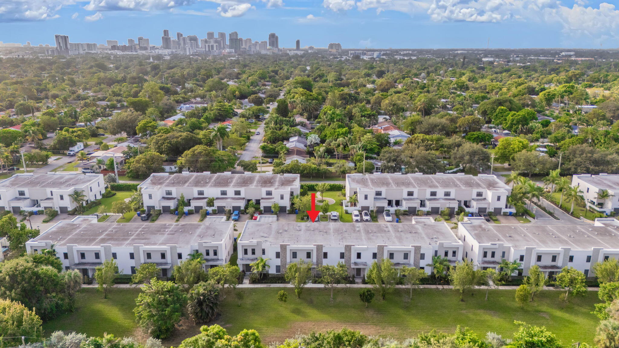 35-web-or-mls-529 NW 17th St, Fort Laude