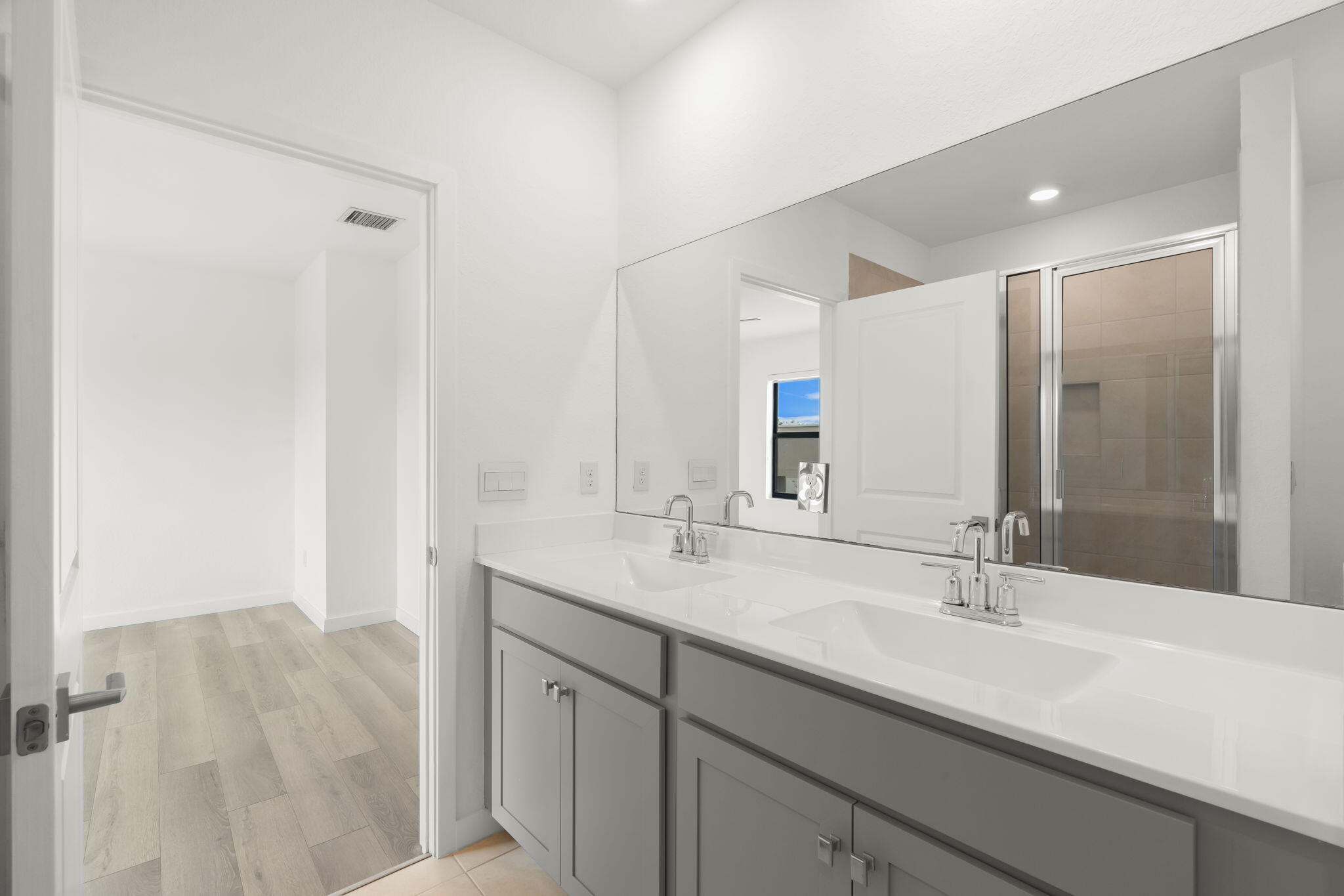 30-web-or-mls-529 NW 17th St, Fort Laude