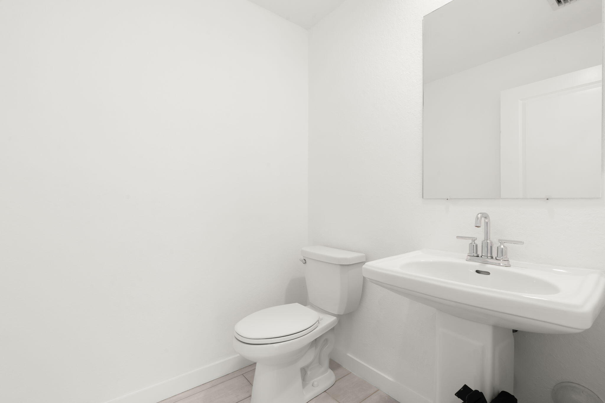 4-web-or-mls-529 NW 17th St, Fort Lauder