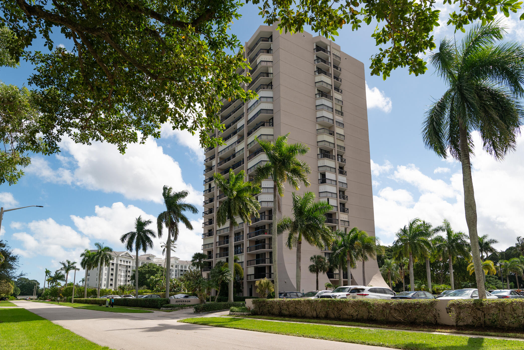 Clark 2425 Presidential Way 201-001