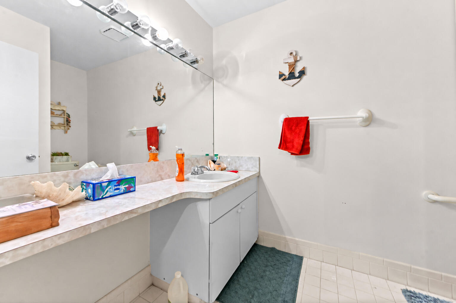 14_Additional_bathroom_vanity_EDITED