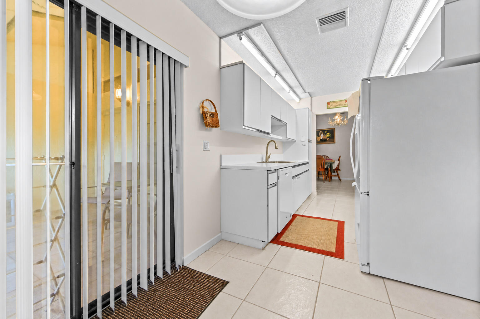 05_Kitchen_entry_EDITED