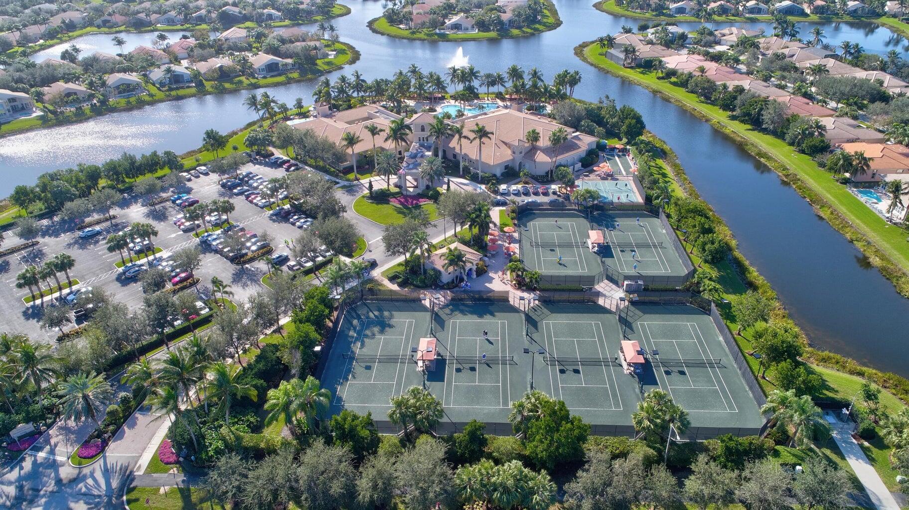 Valencia Palms Complex