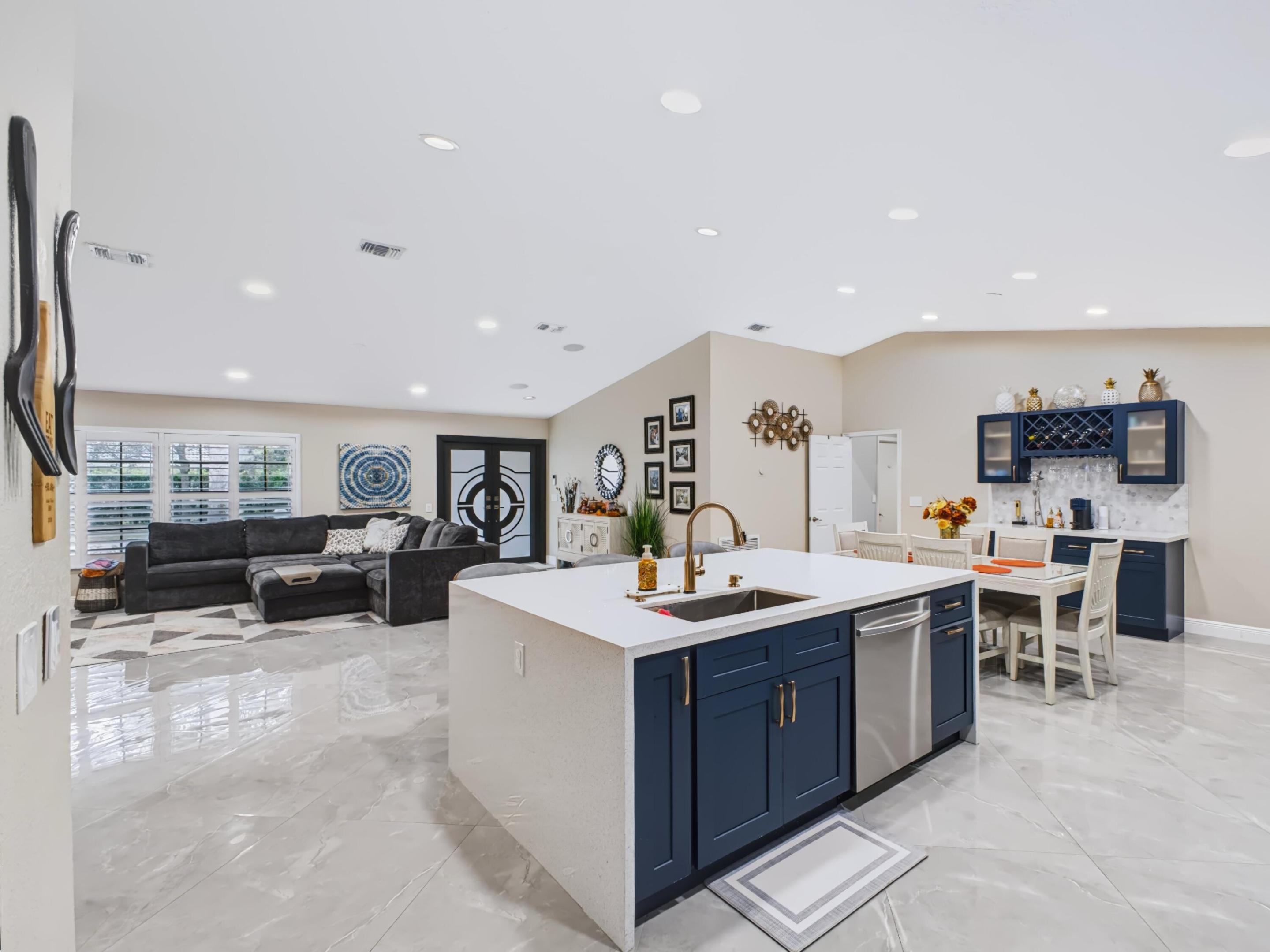 Kitchen to Living Din in g