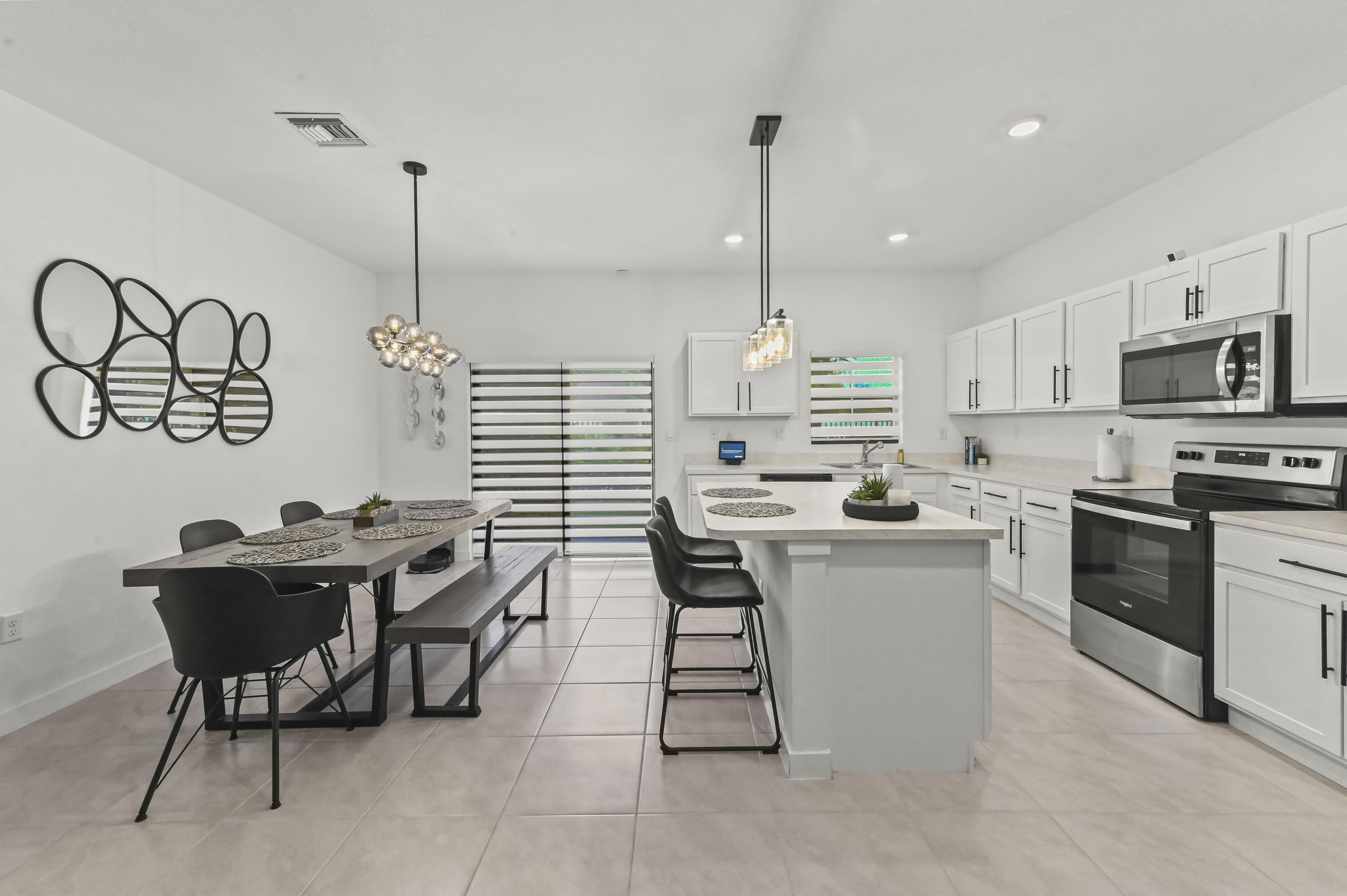 10 Dining Room 02