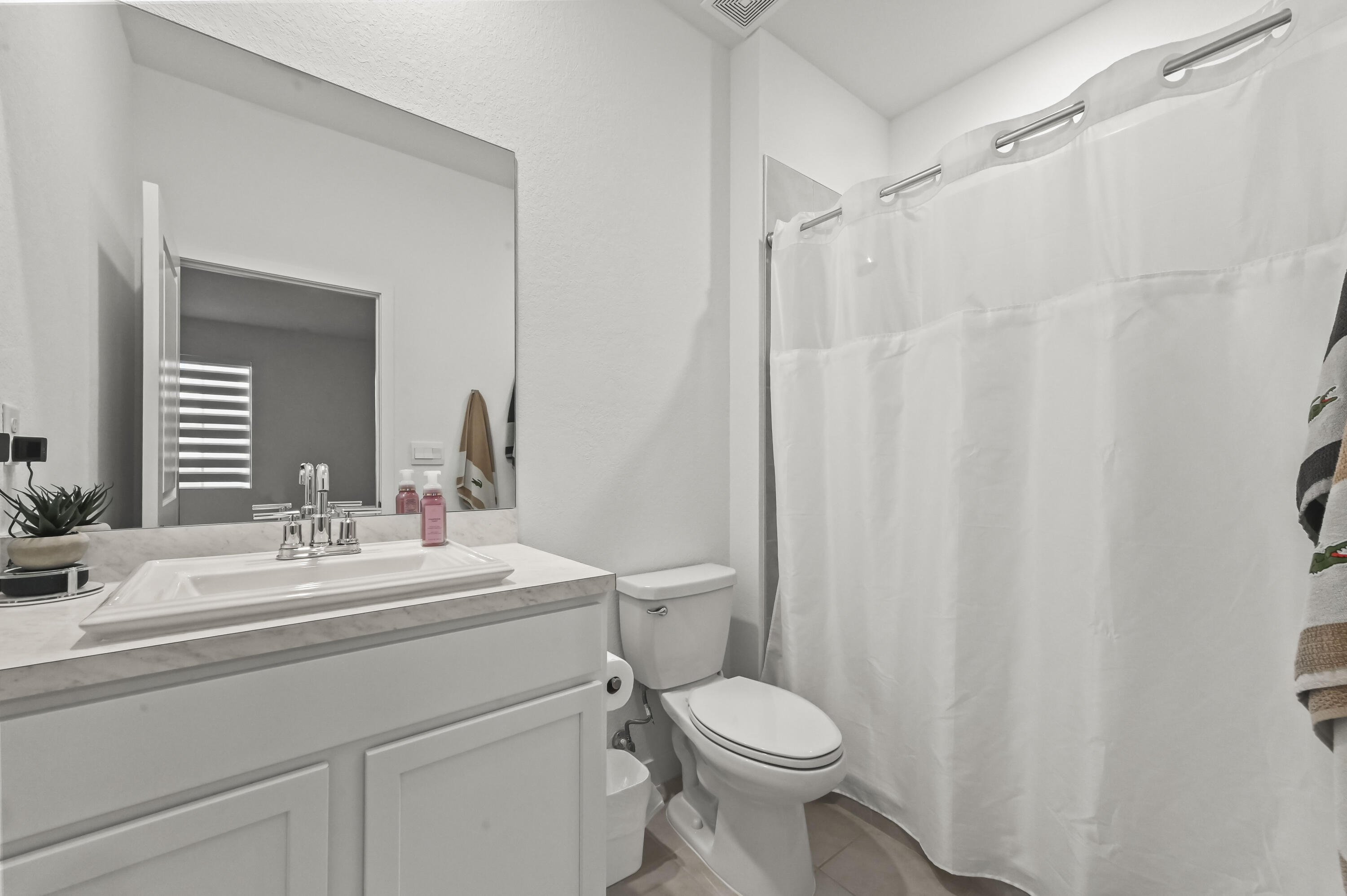 26 Bathroom 01