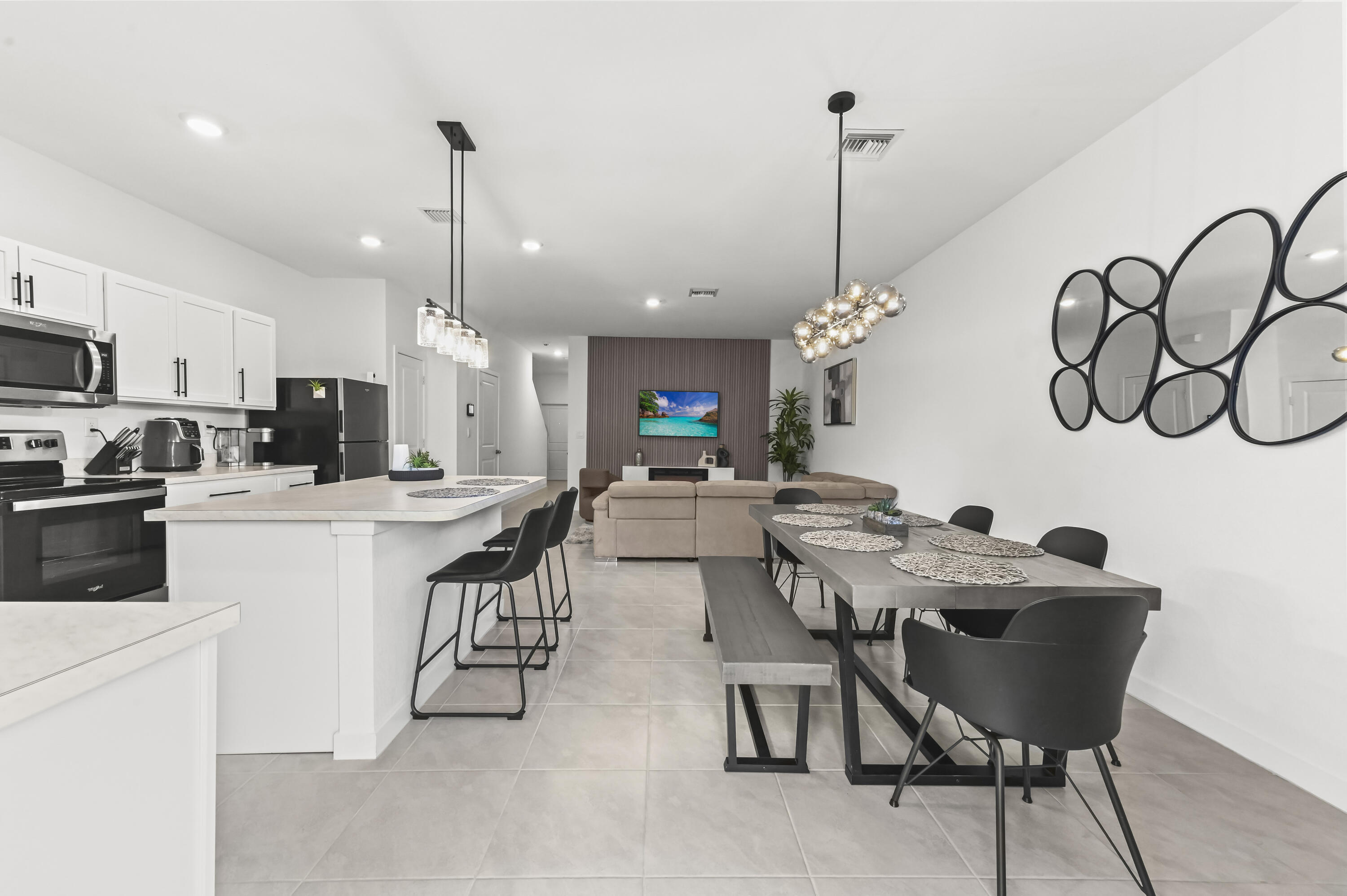 11 Dining Room 03