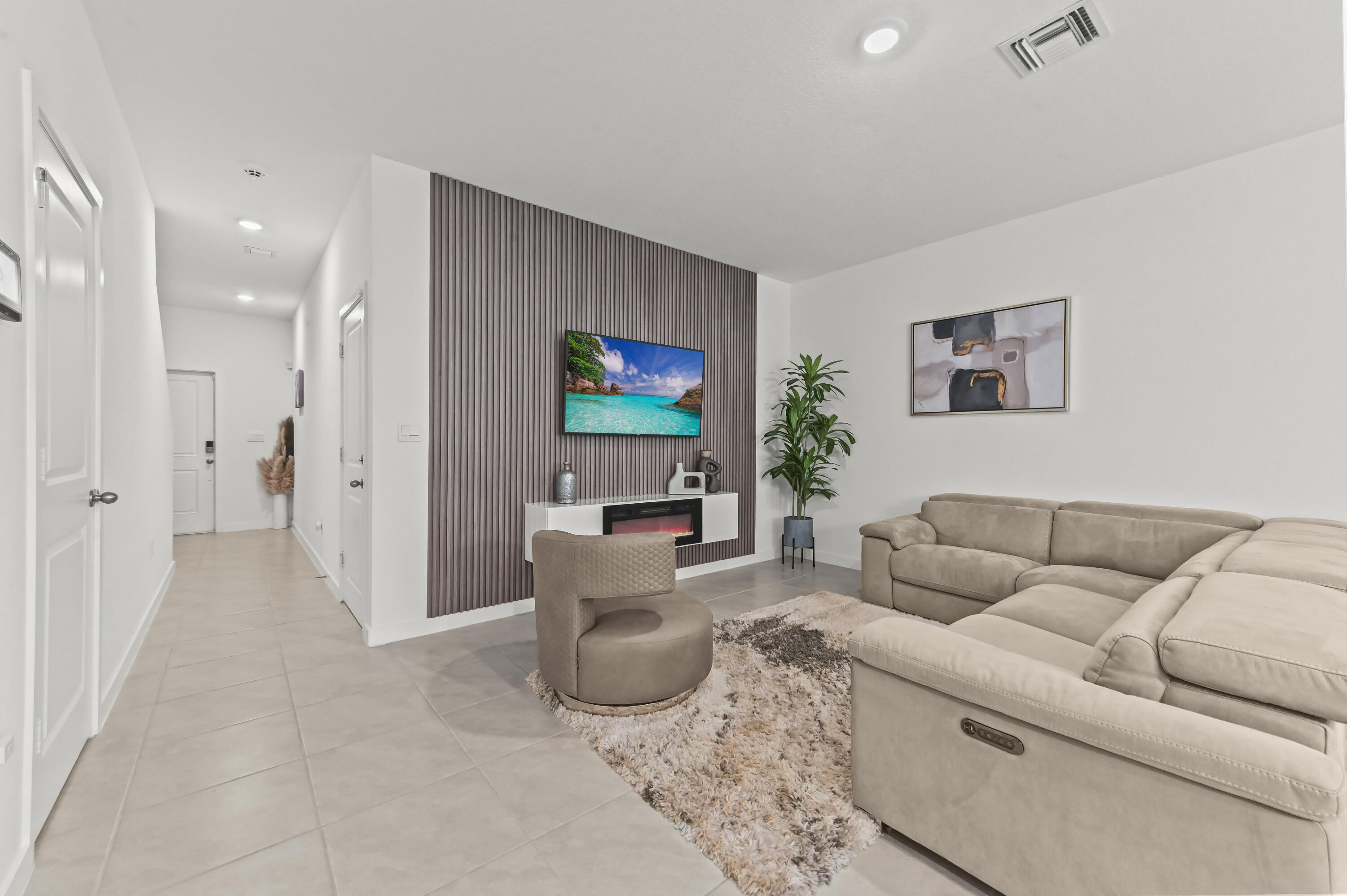 07 Living Room 02