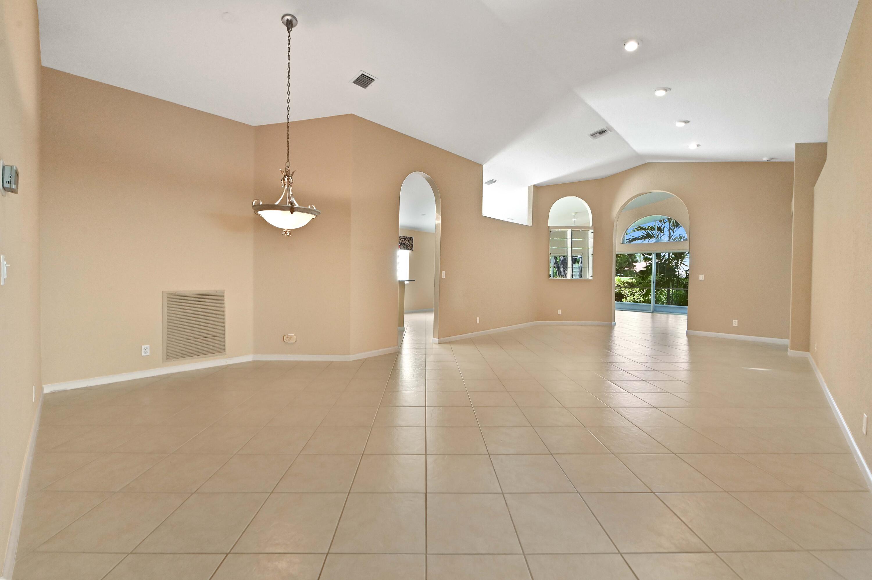 05 Dining area 01