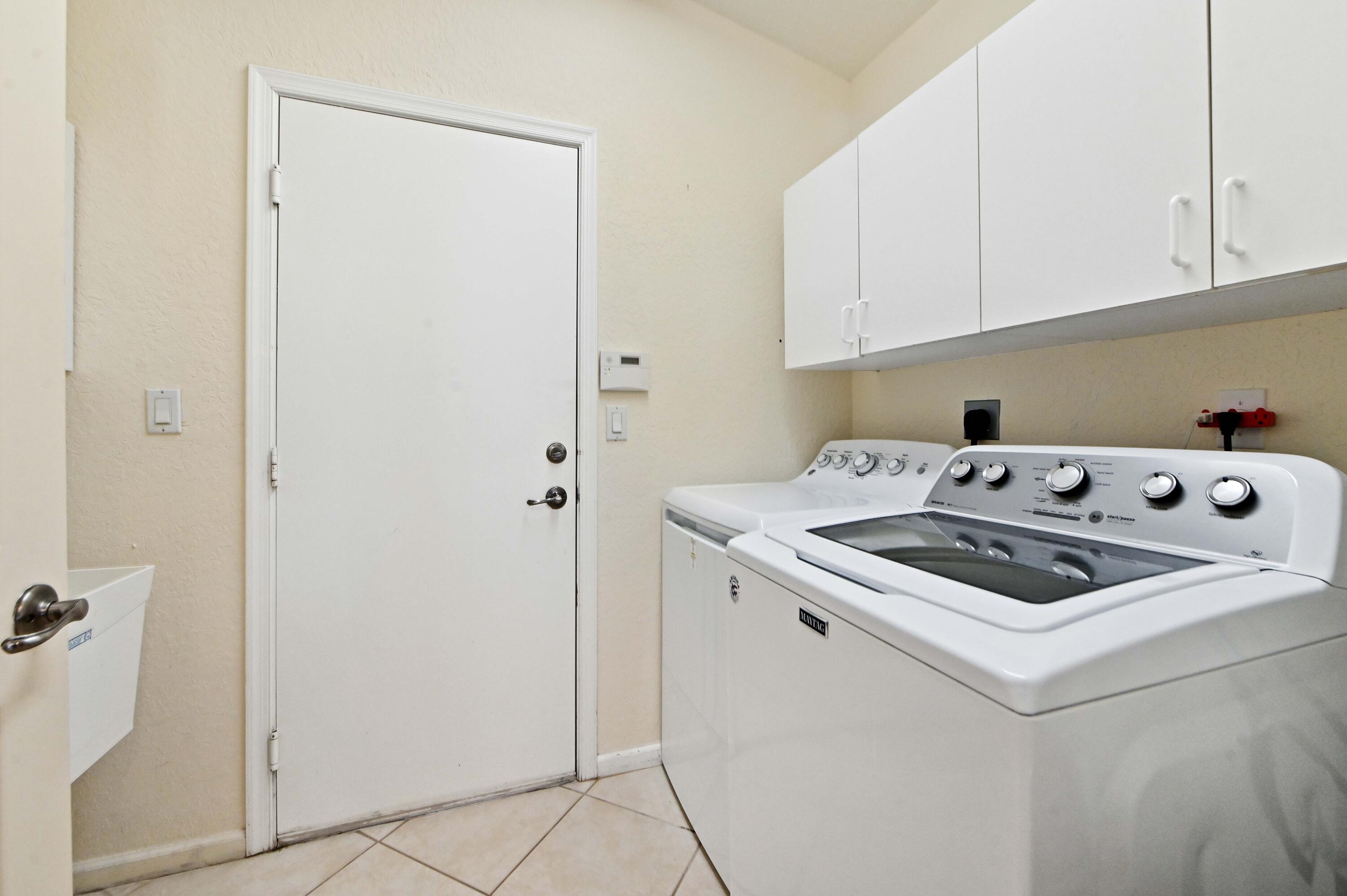 16 Laundry room 01