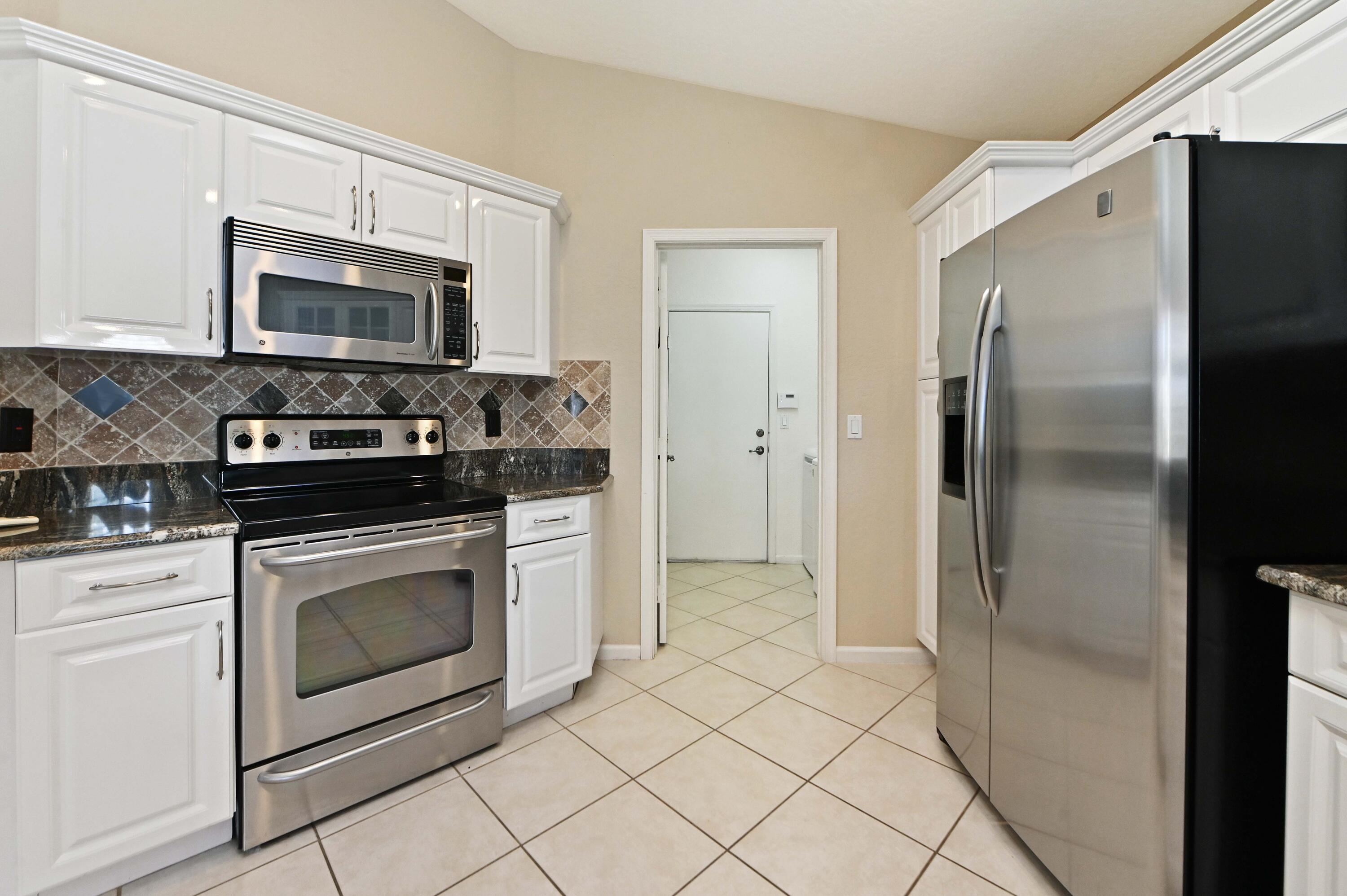 17 Kitchen 03