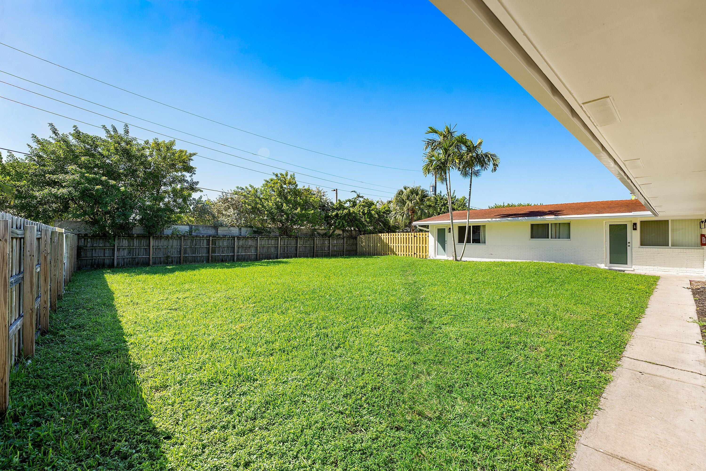 005-118PhippenWaitersRoad-2-DaniaBeach-F