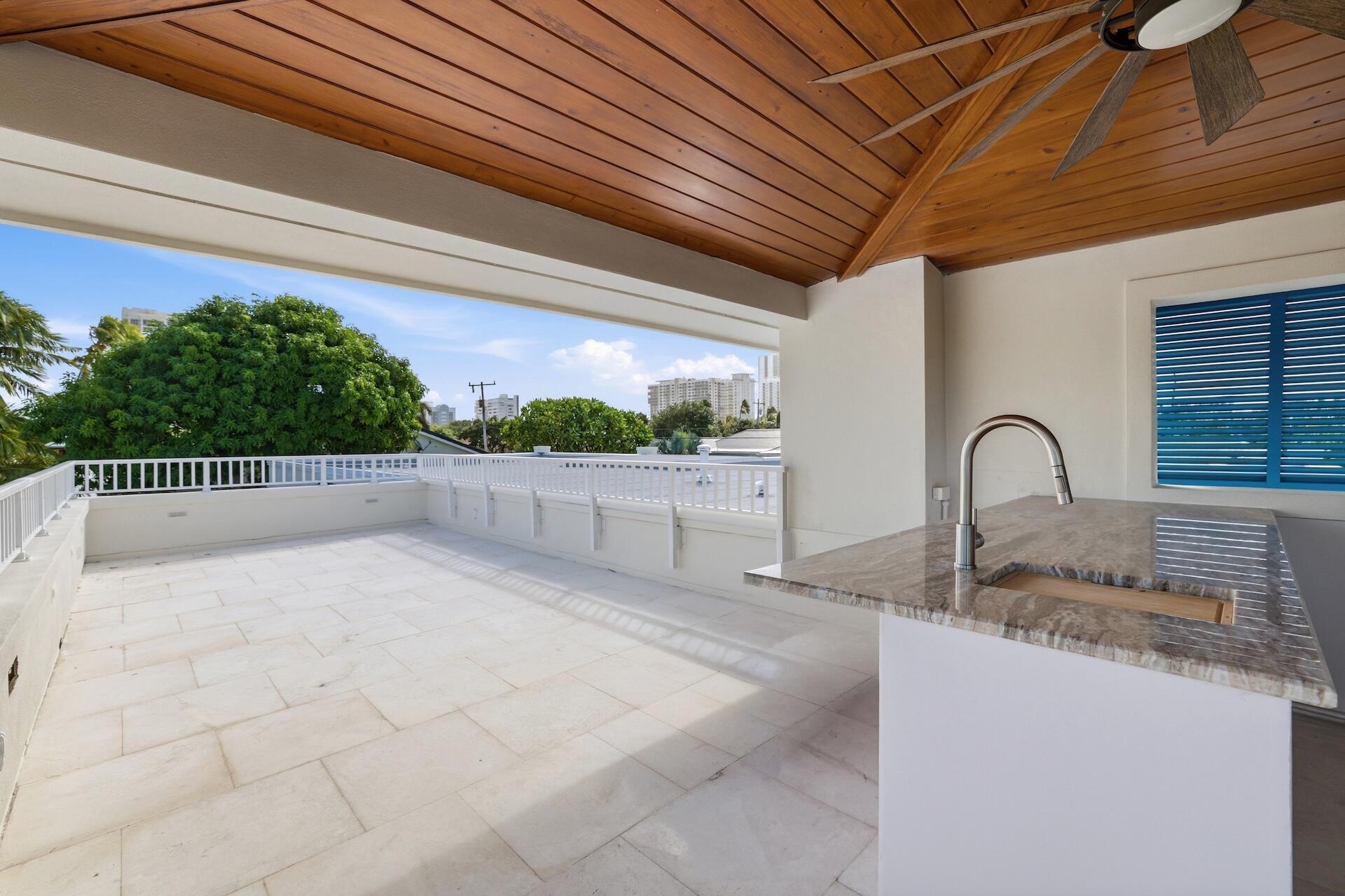 Outdoor Kitchen