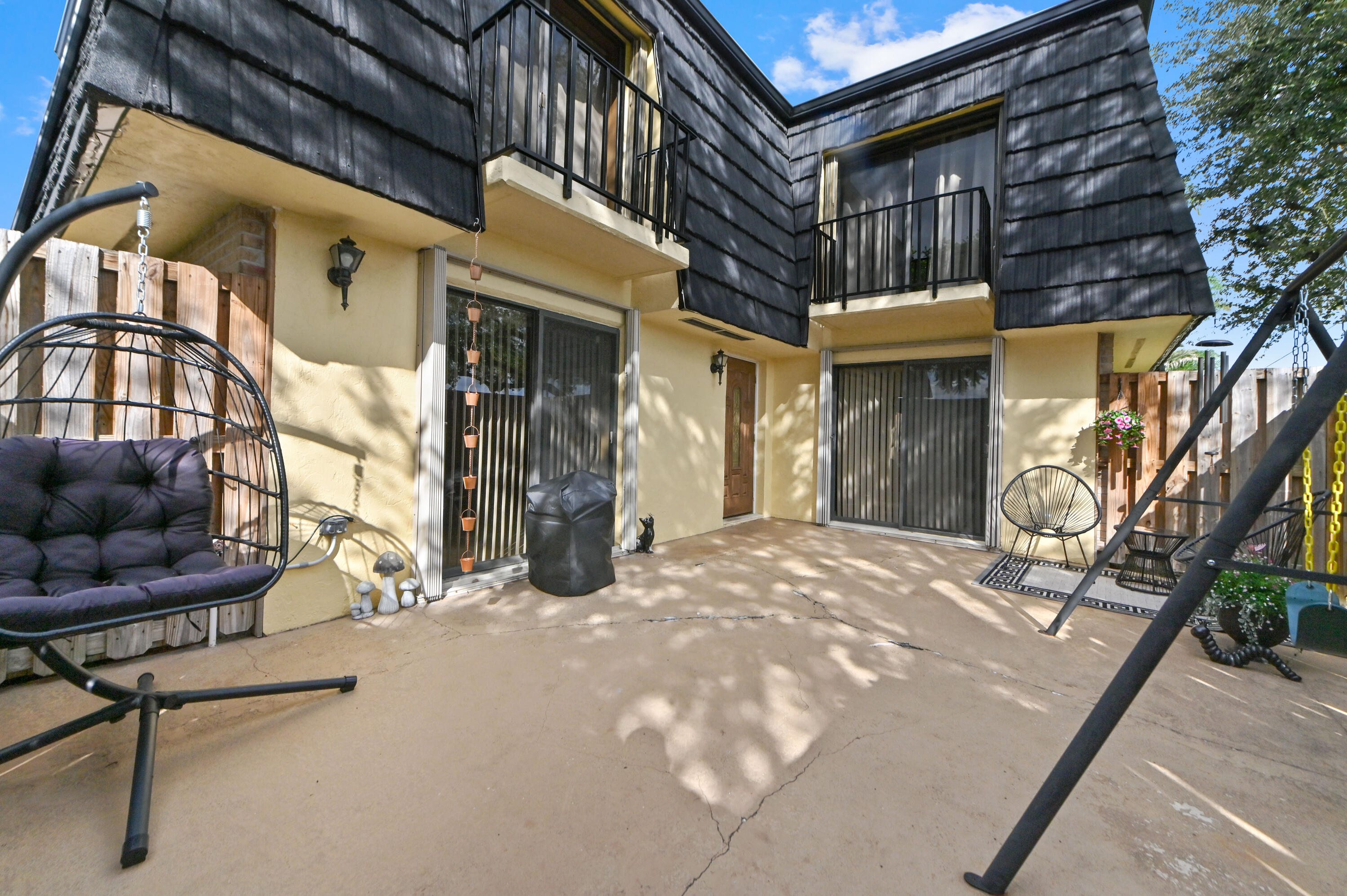 03 patio entry 02