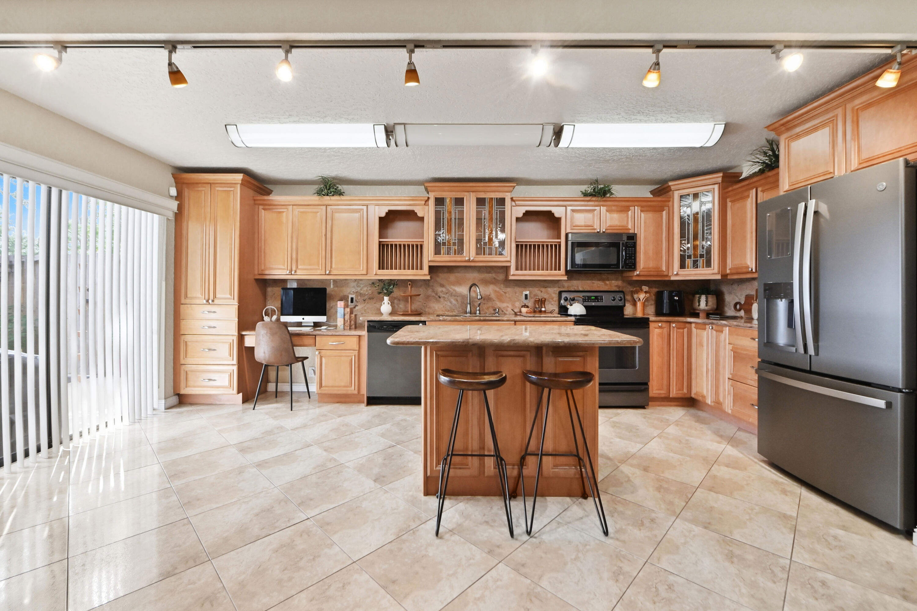 05 Kitchen 02