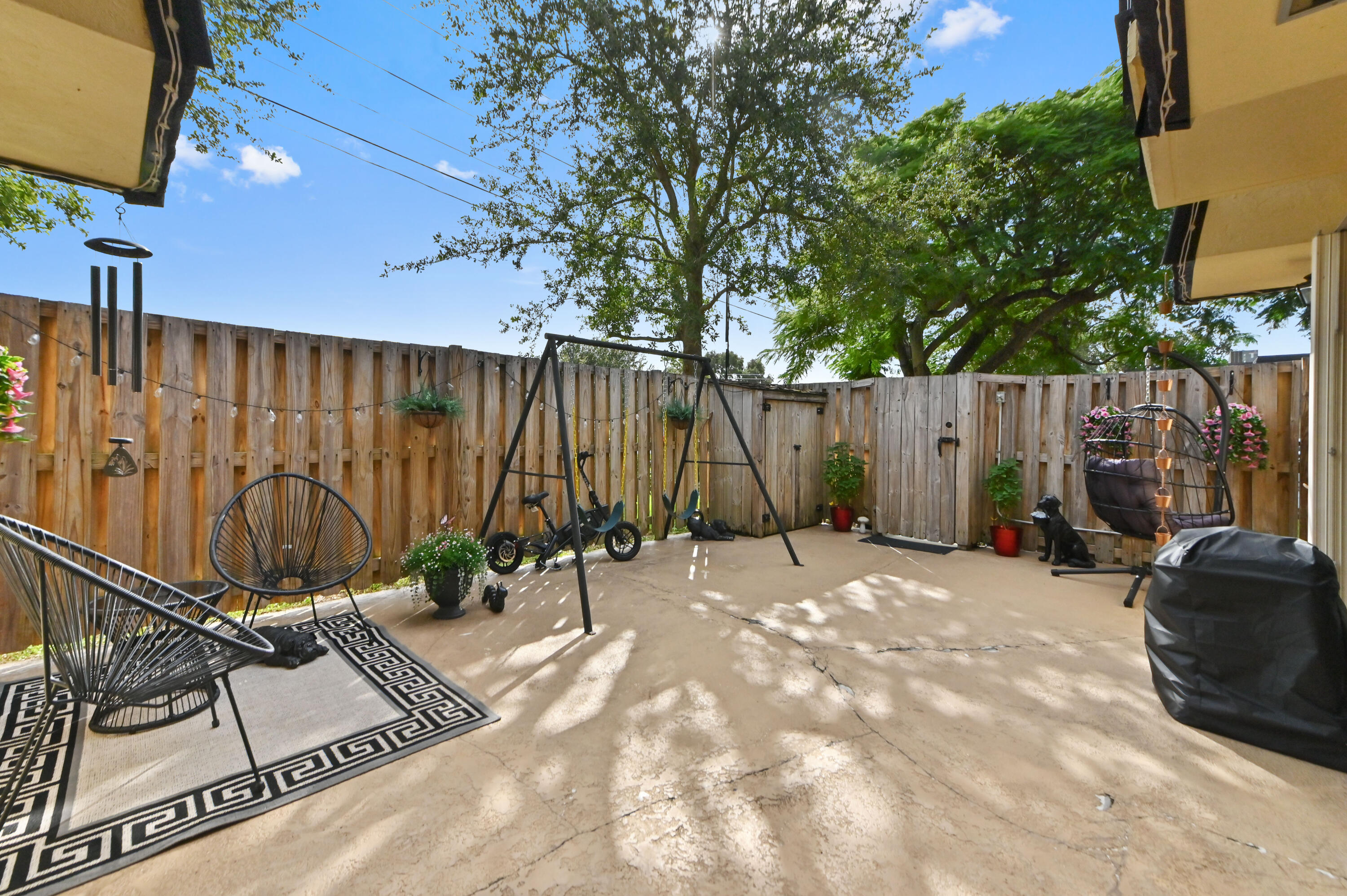 03 patio 01