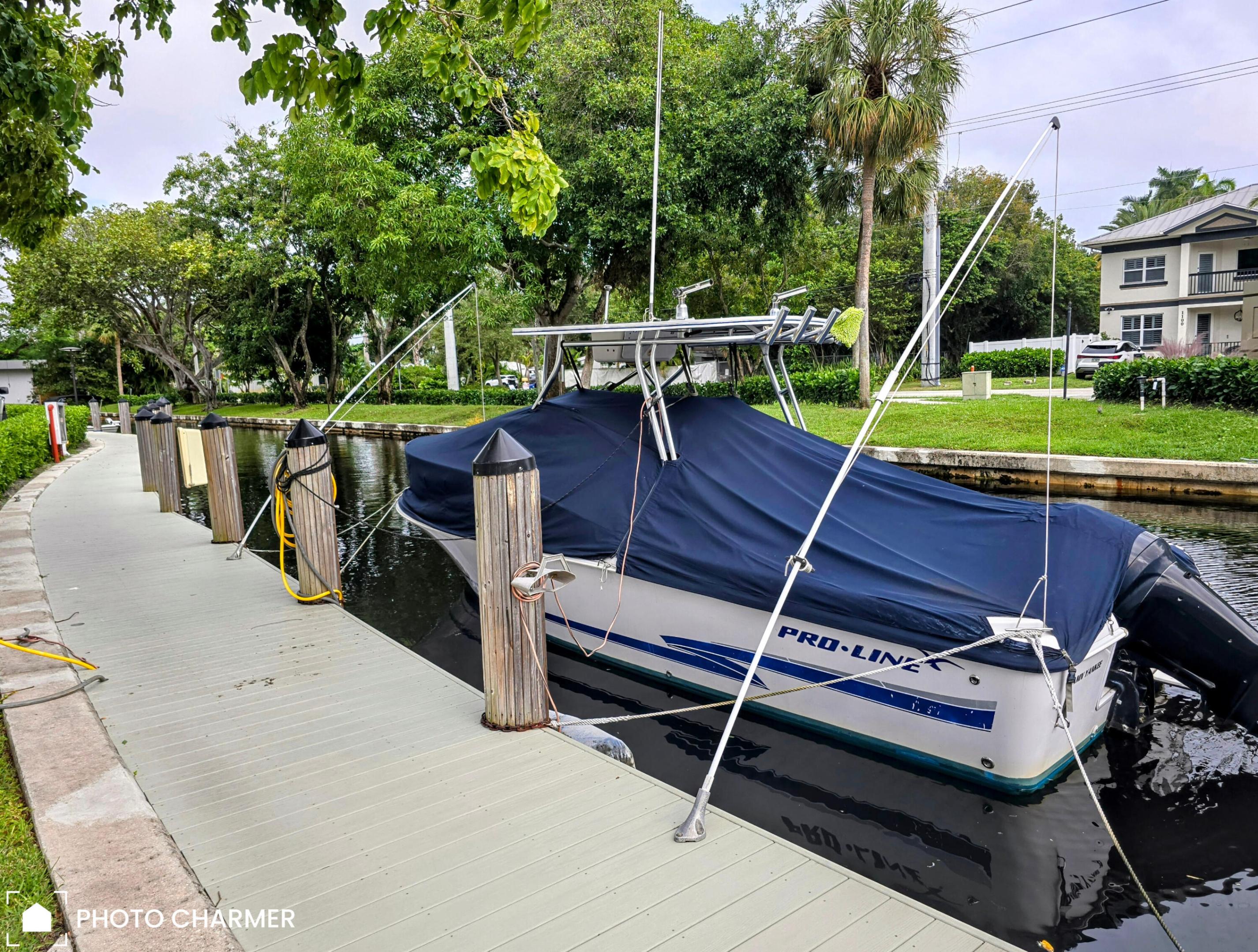 No fixed bridges to the Intracoastal Waterway and the Atlantic via the scenic New River.