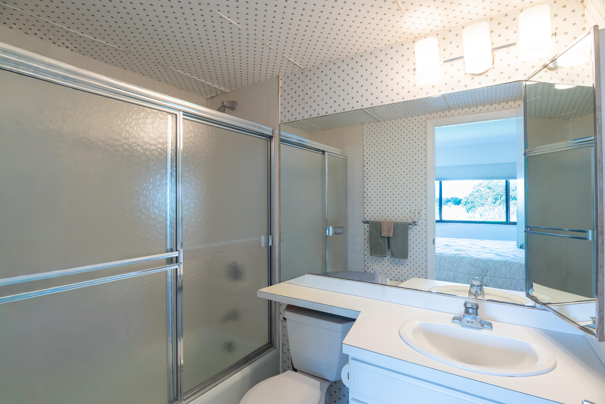 Clark 2500 Presidential Way 405-011
