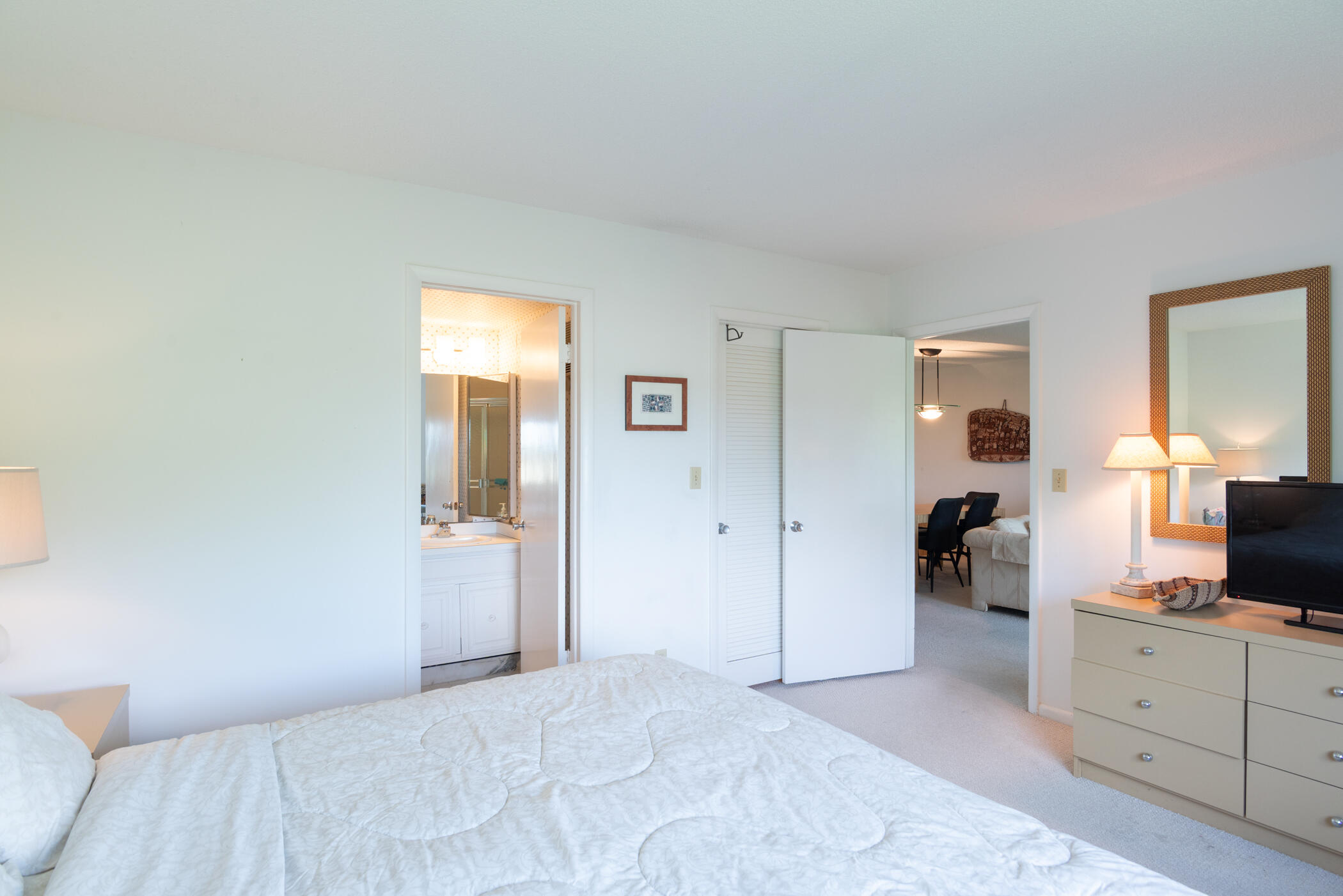 Clark 2500 Presidential Way 405-010